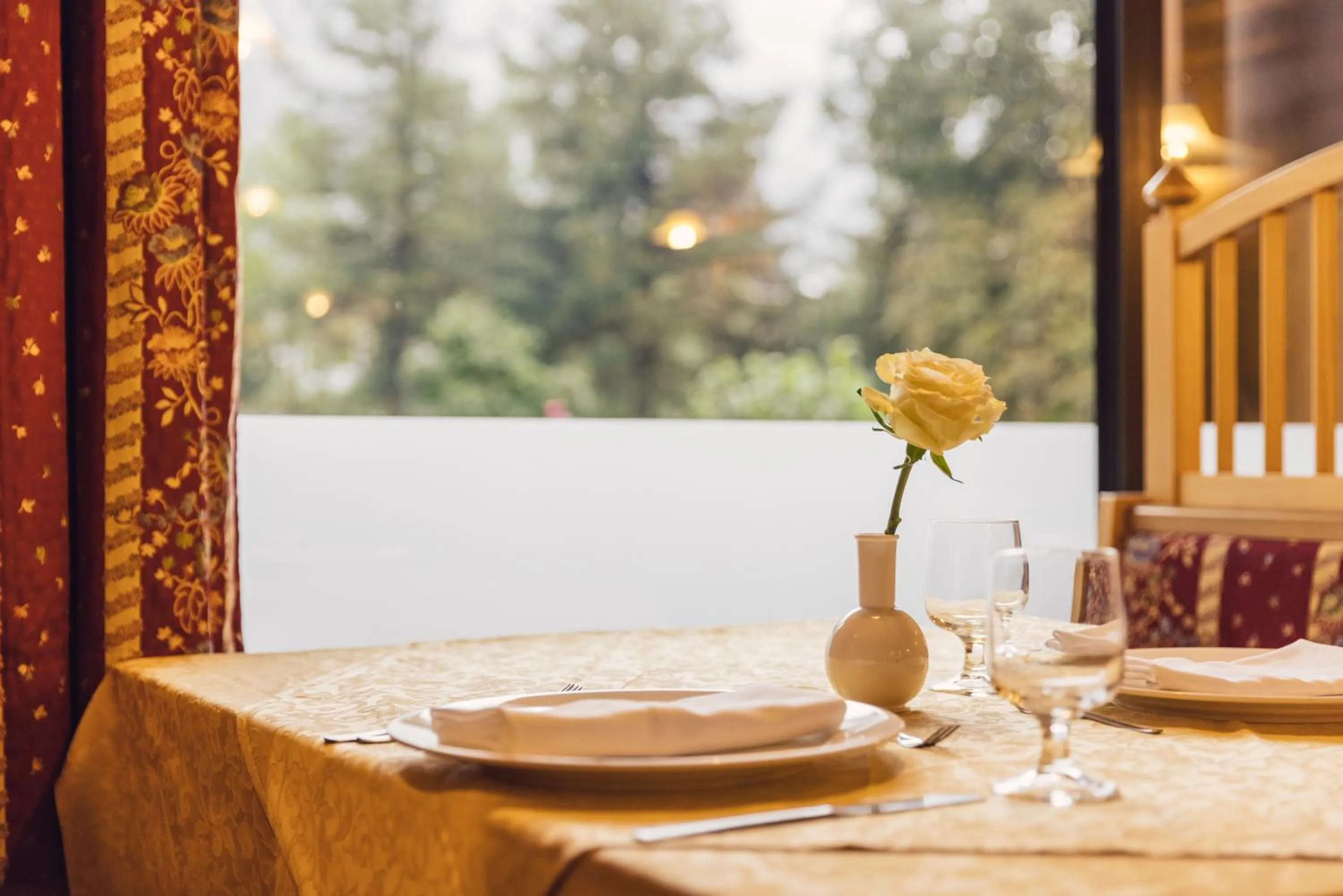 Restaurant/places to eat in Parkhotel Schachen