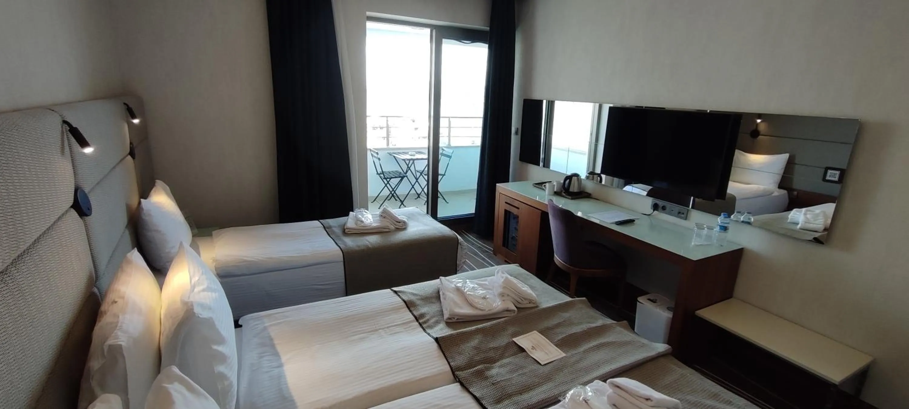 Shower, Bed in Cihangir Hotel Bosphorus