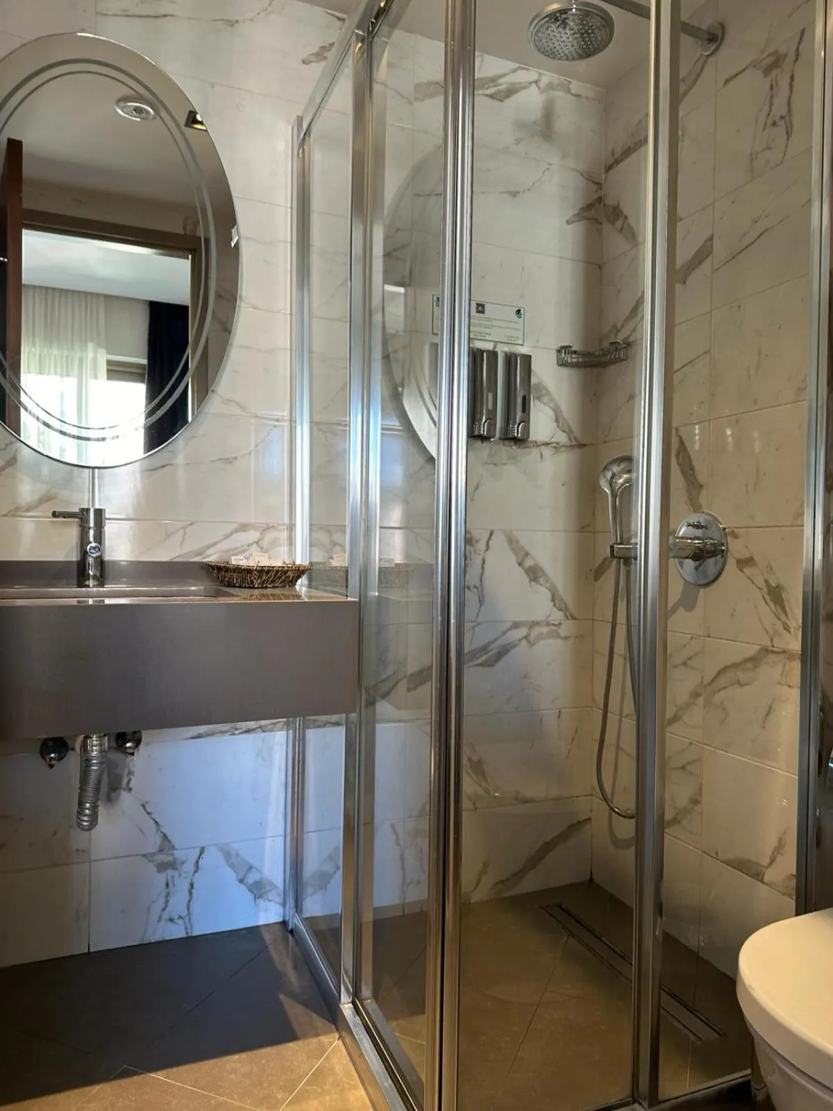 Shower in Cihangir Hotel Bosphorus