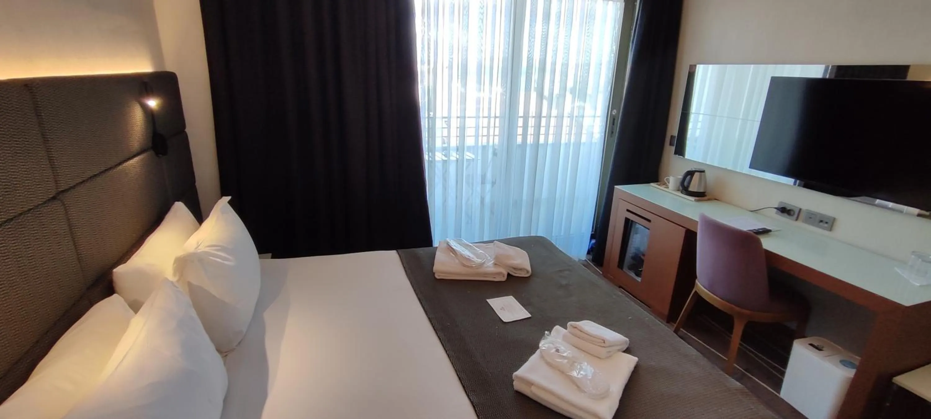 Shower, Bed in Cihangir Hotel Bosphorus