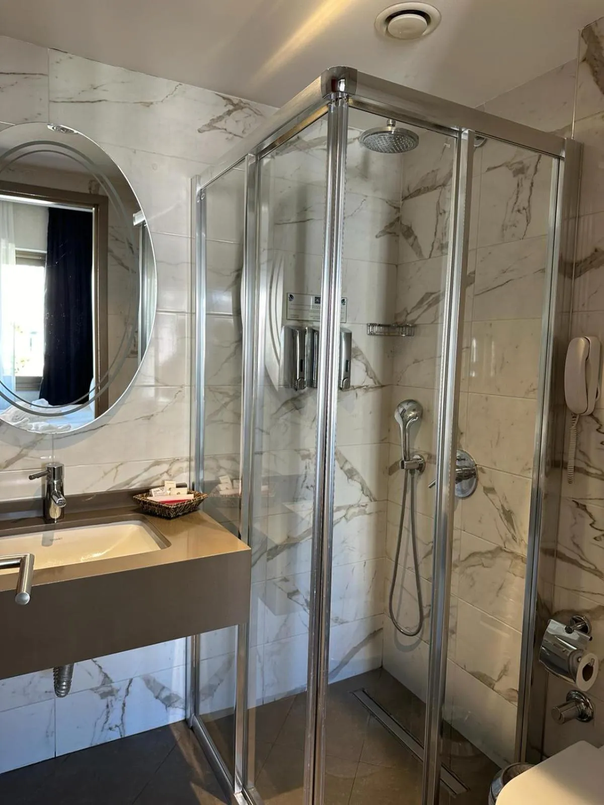 Shower in Cihangir Hotel Bosphorus