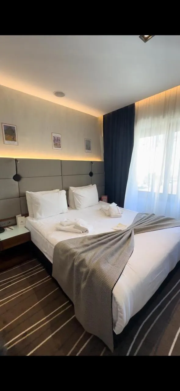 Shower, Bed in Cihangir Hotel Bosphorus