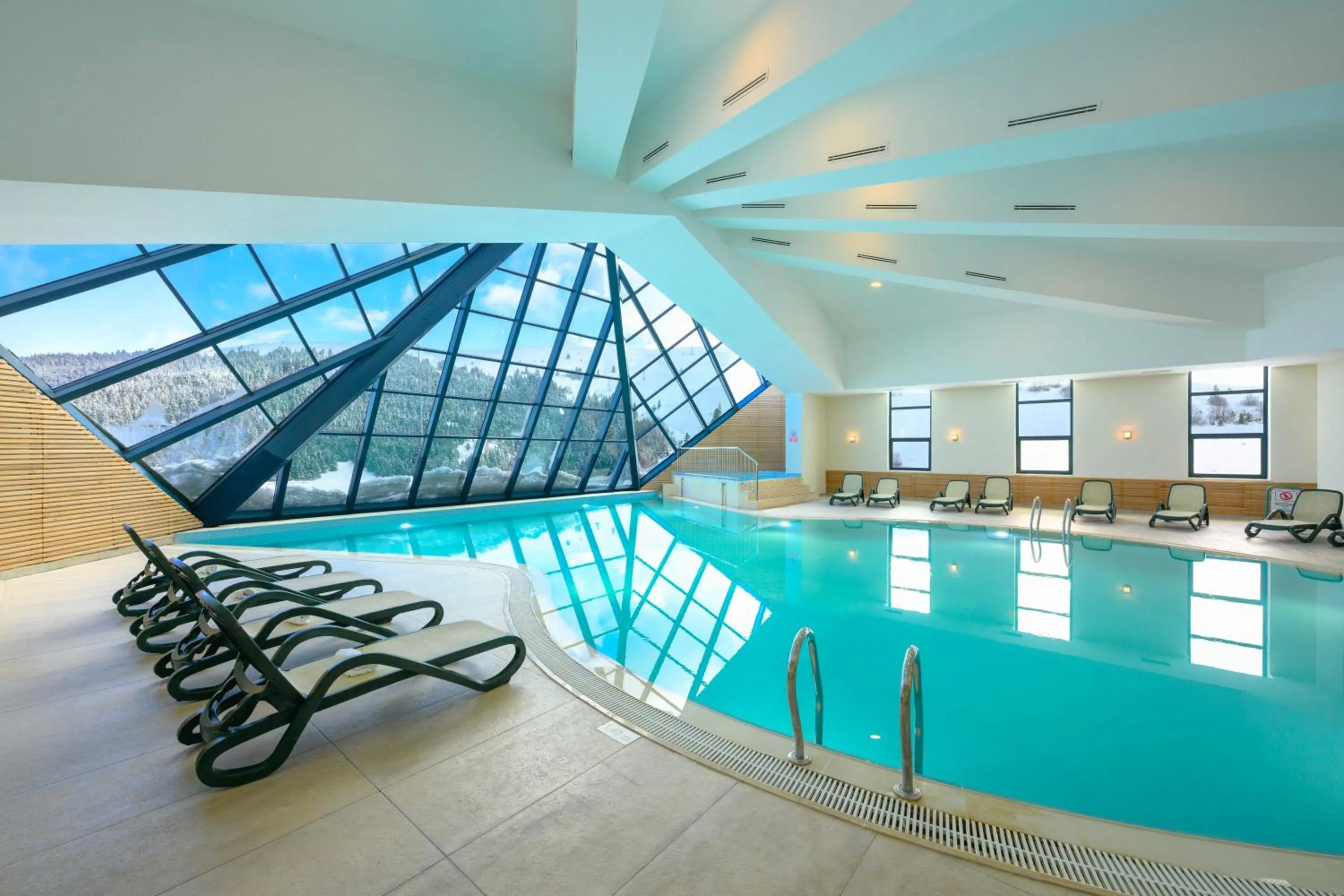 Swimming pool in Monte Baia Uludağ - Full Board Plus