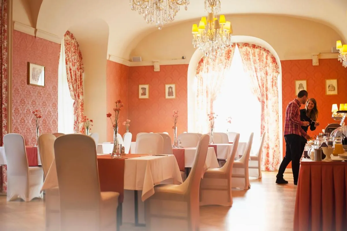 Restaurant/places to eat in Pałac Brunów - Wellness & SPA
