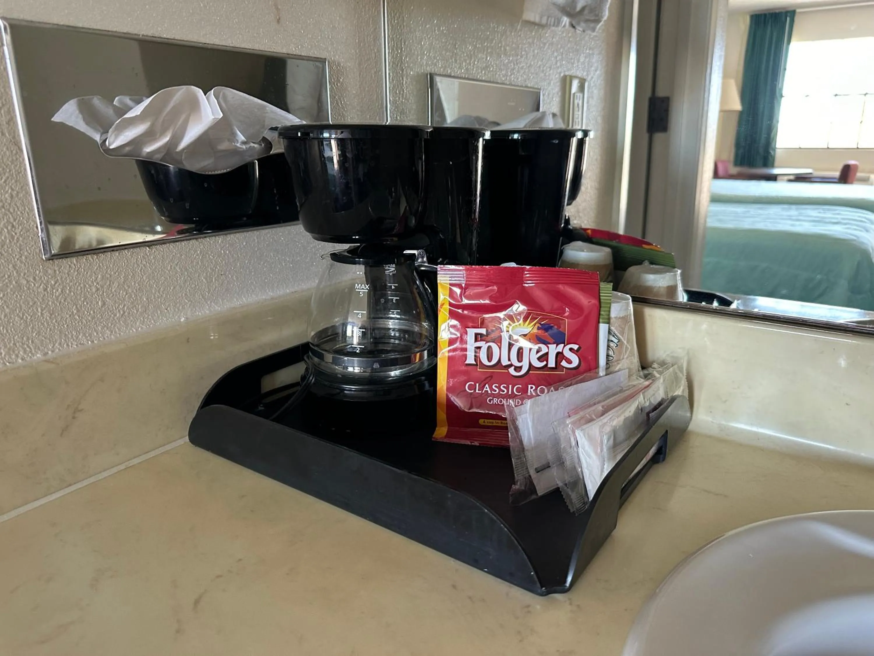 Windcrest Inn and Suites