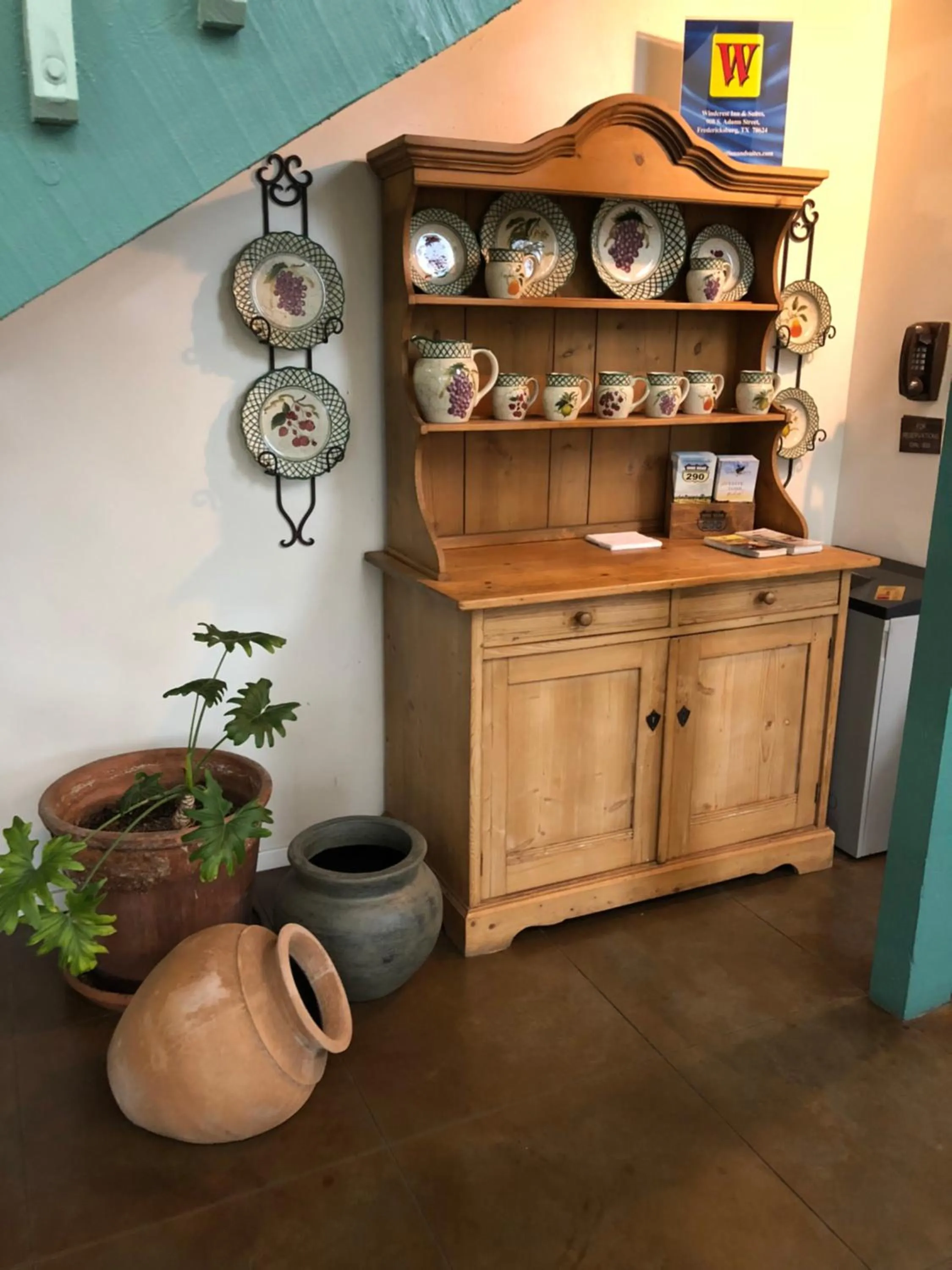 Windcrest Inn and Suites