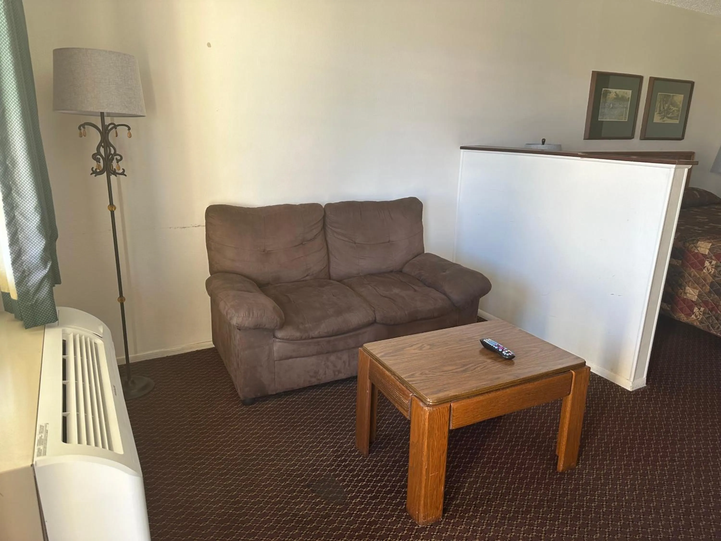 Windcrest Inn and Suites