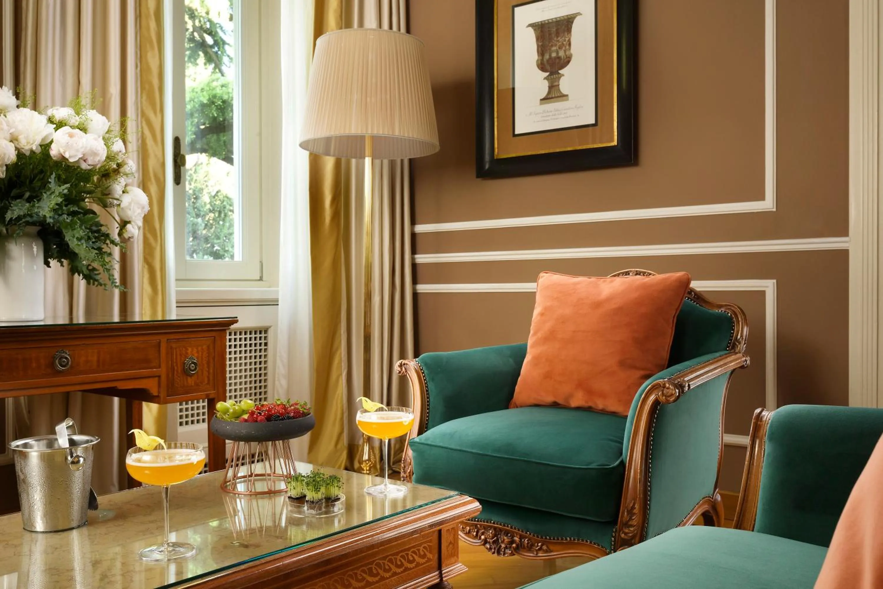 Living room in Villa Cortine Palace Relais Chateaux