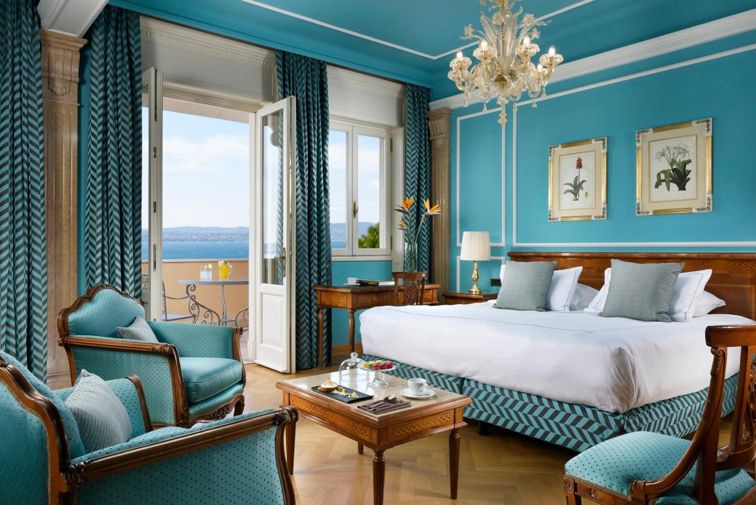 Bedroom, Bed in Villa Cortine Palace Relais Chateaux