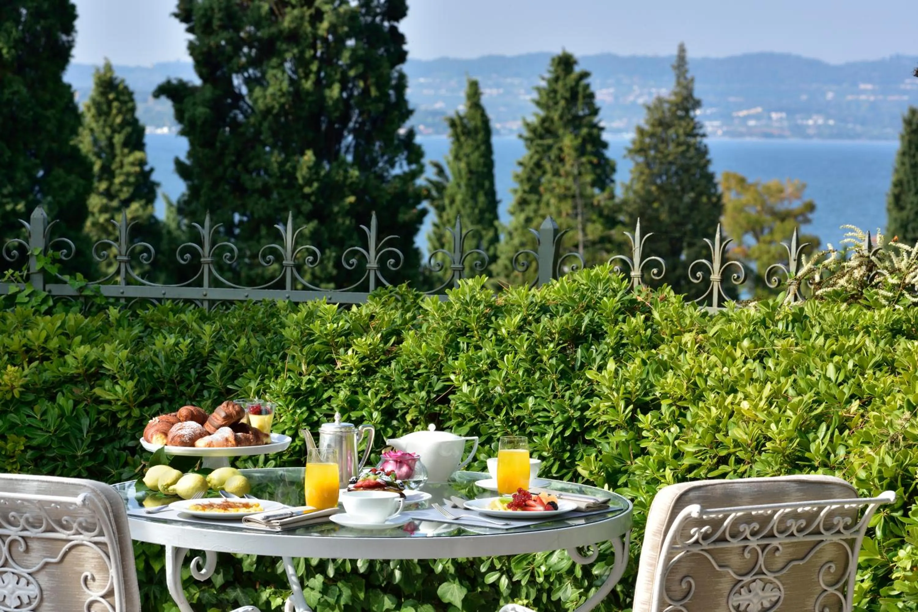 Food and drinks in Villa Cortine Palace Relais Chateaux
