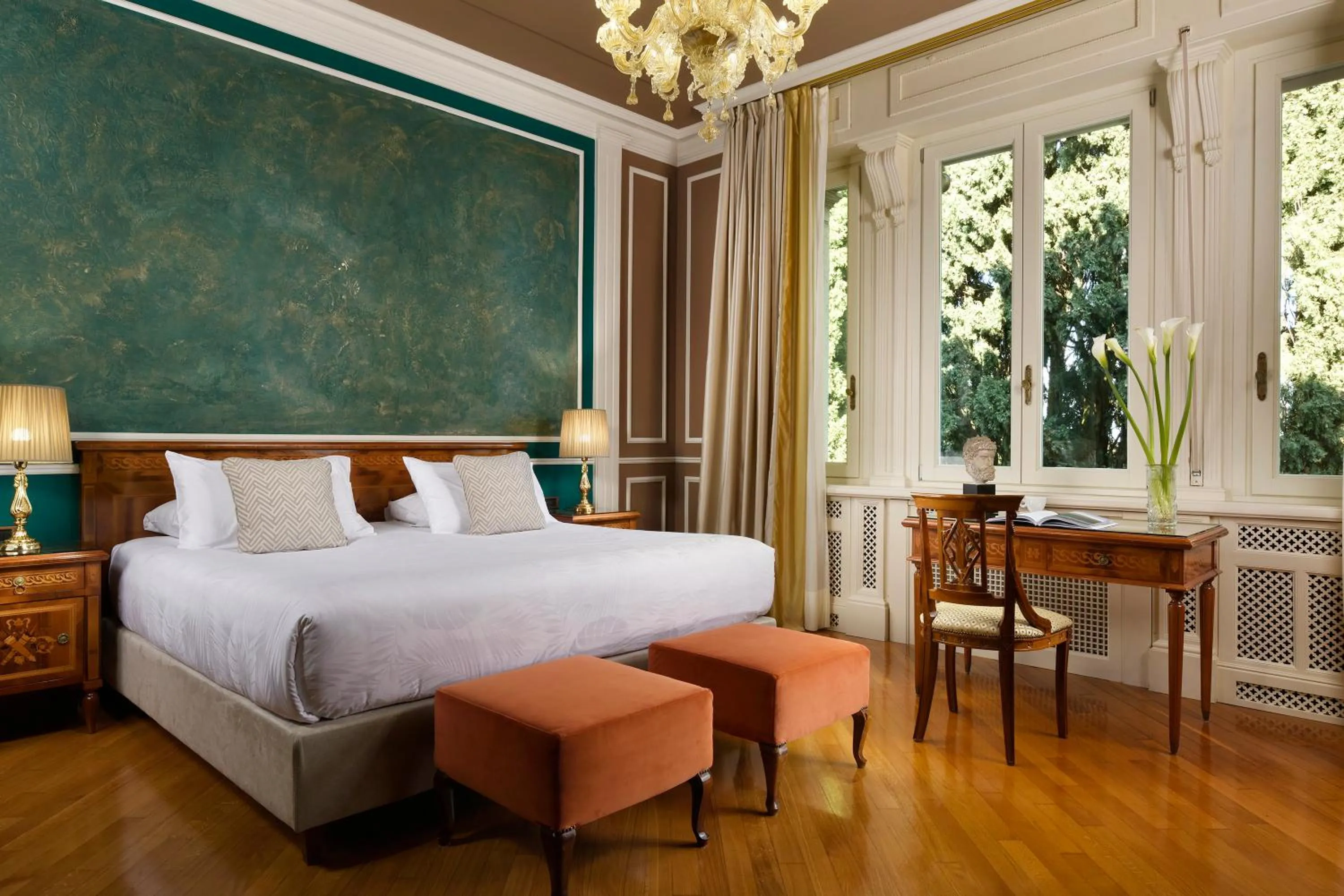 Bedroom, Bed in Villa Cortine Palace Relais Chateaux