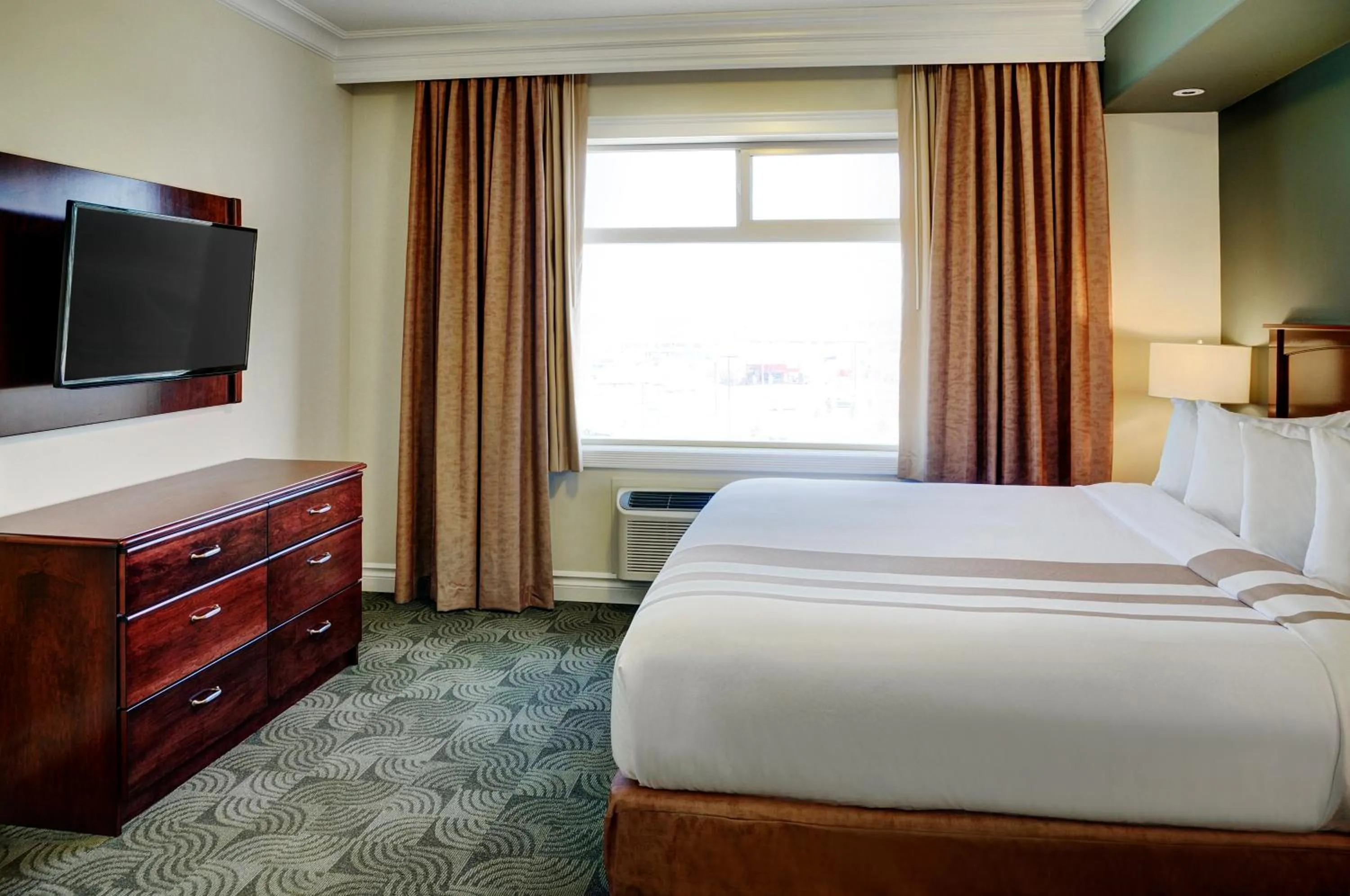 Bed in Kindersley Inn