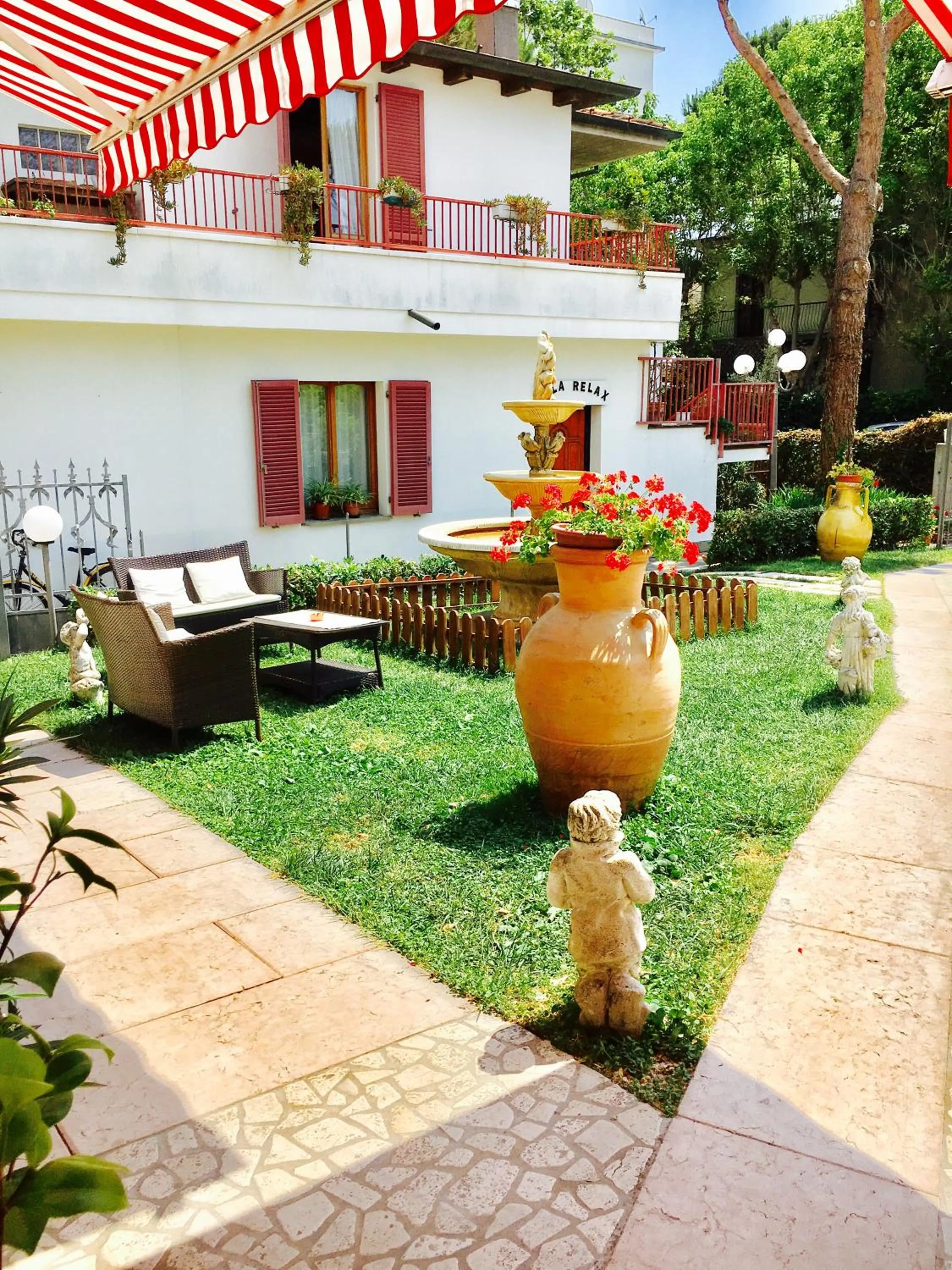 Property building in Hotel De Amicis