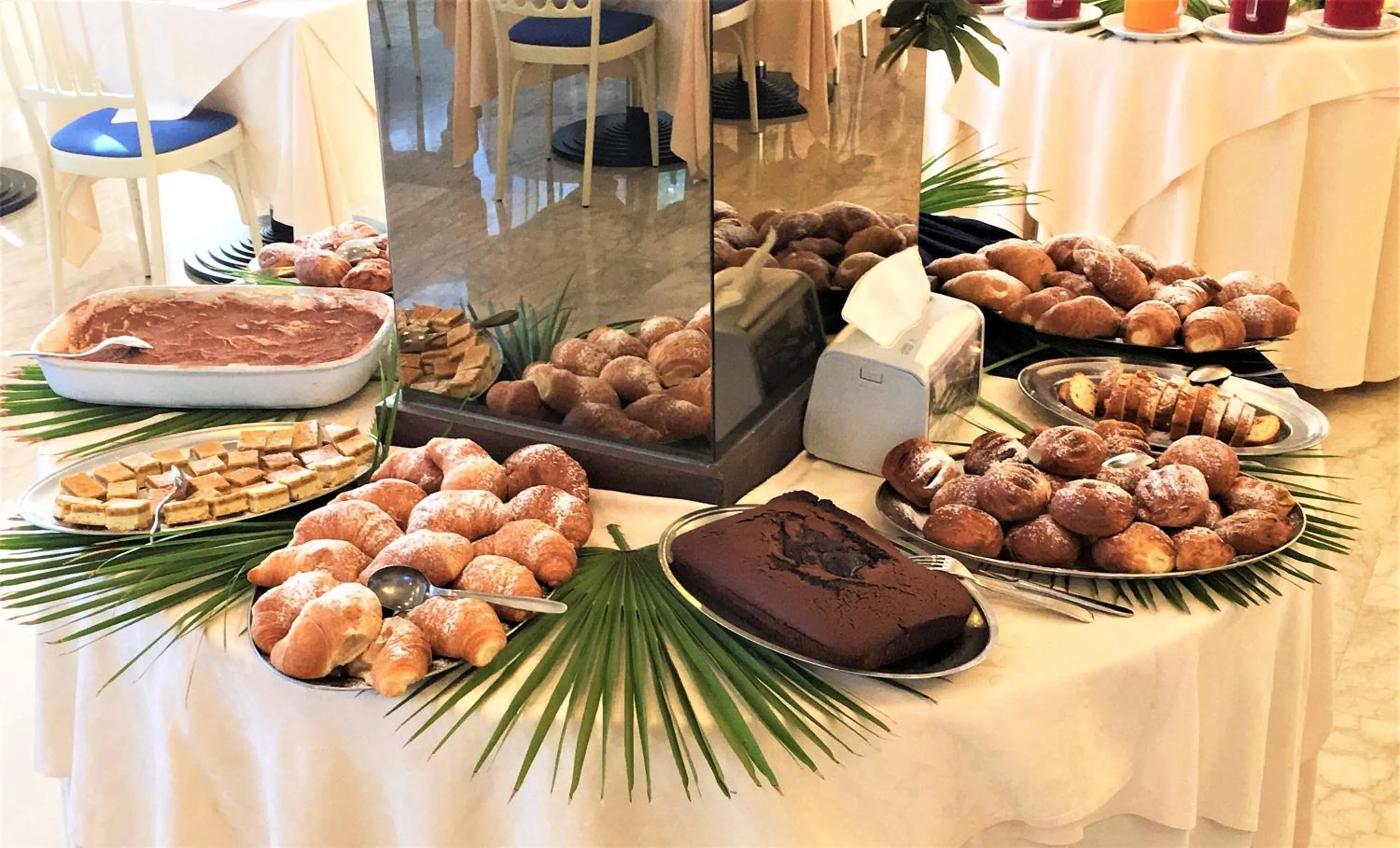 Breakfast in Hotel De Amicis