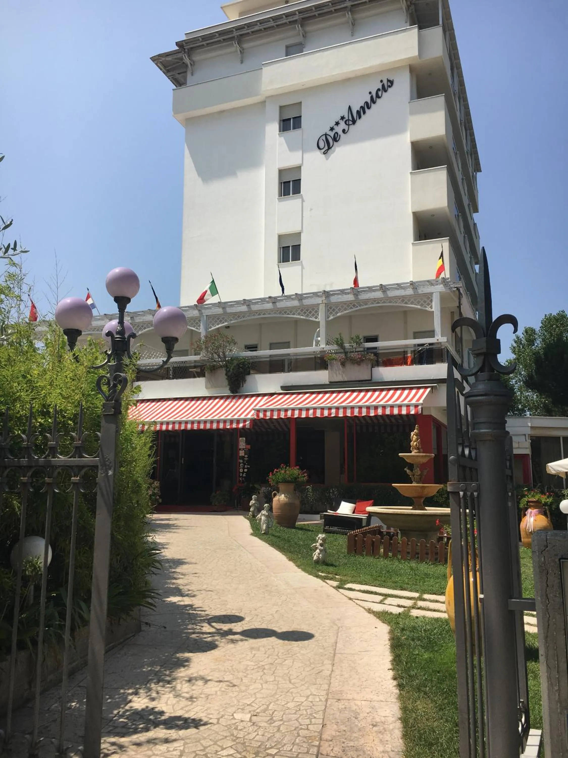 Facade/entrance in Hotel De Amicis
