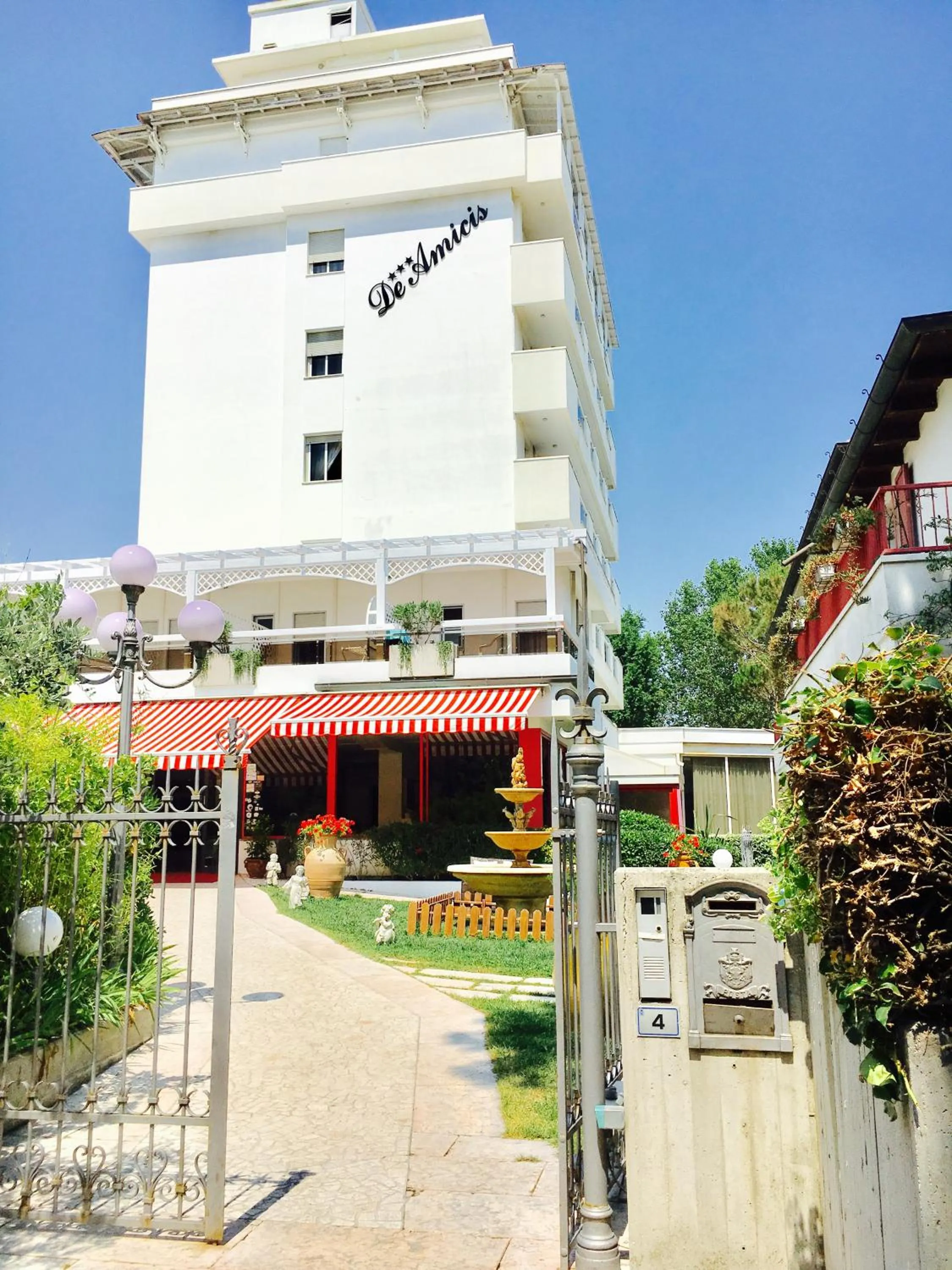 Property building in Hotel De Amicis