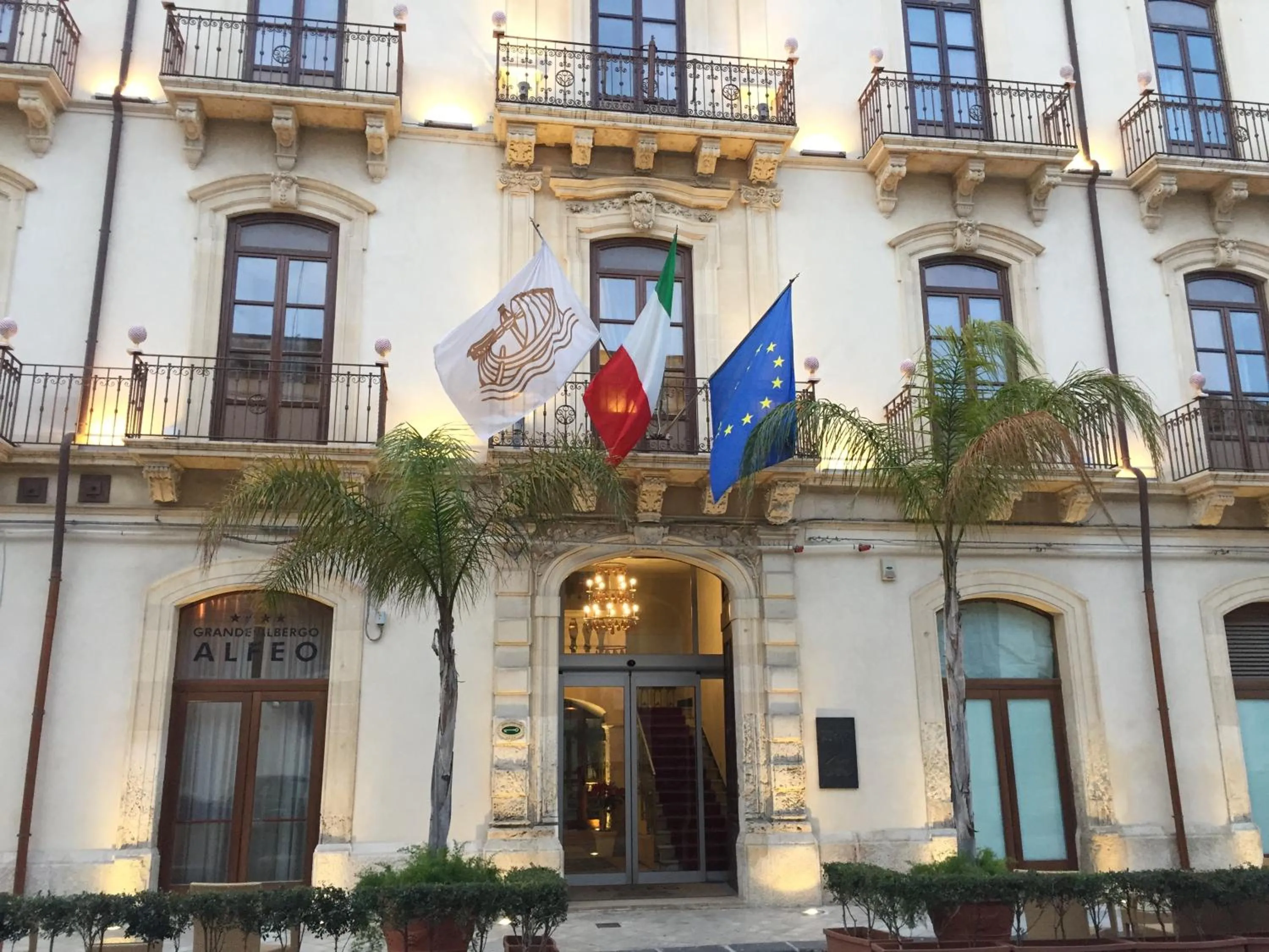 Facade/entrance in Grande Albergo Alfeo