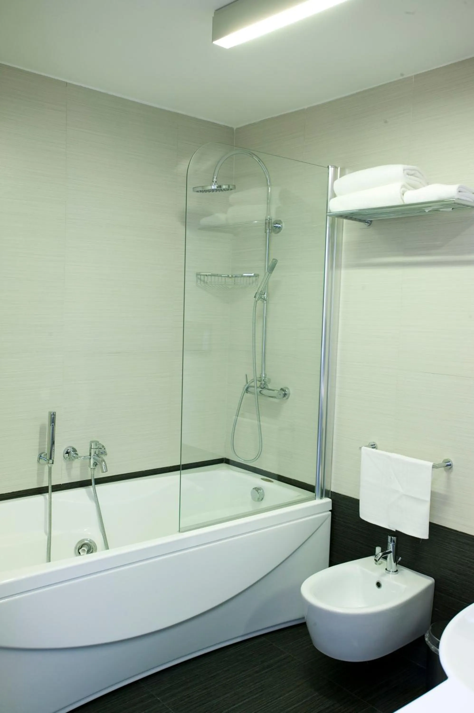 Shower in Grande Albergo Alfeo