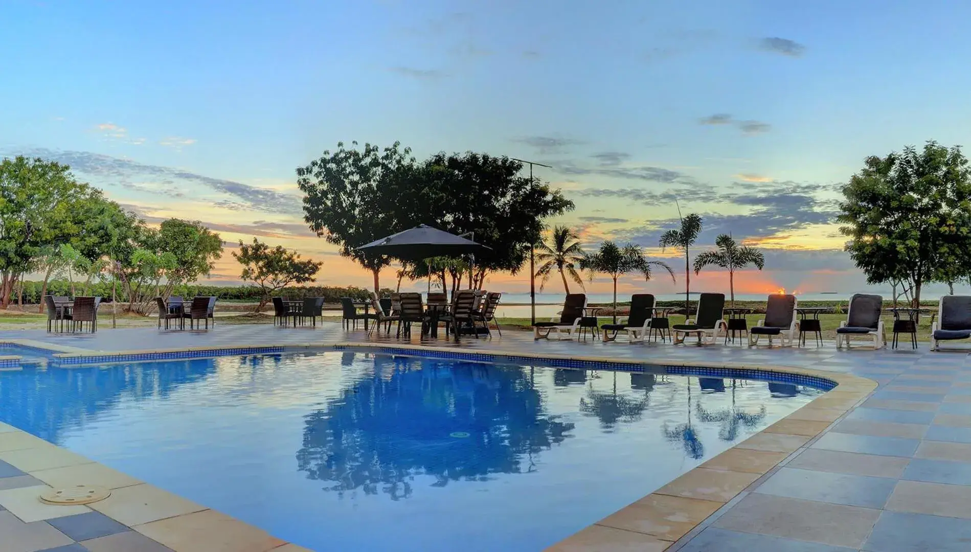 Parkside Nila Beach Resort Parkside Nila Beach Resort