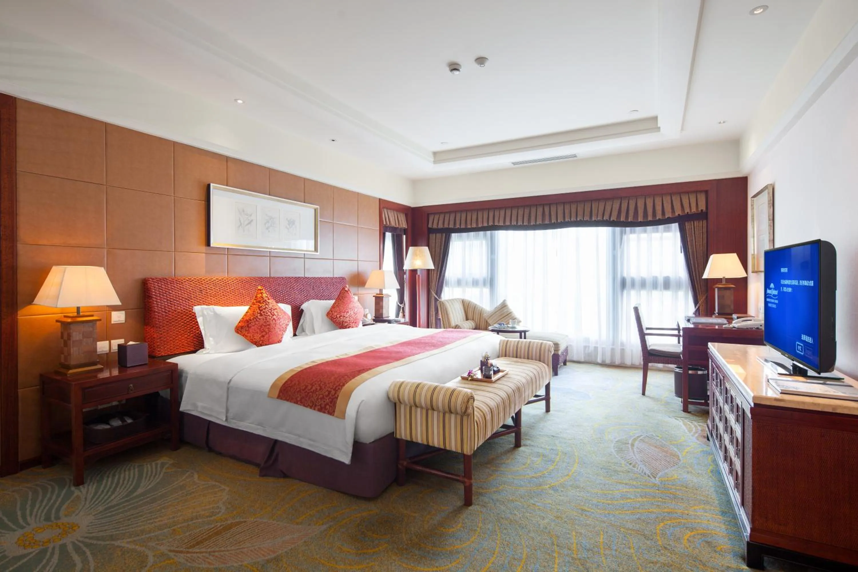 Photo of the whole room, Bed in Howard Johnson Conference Resort Chengdu