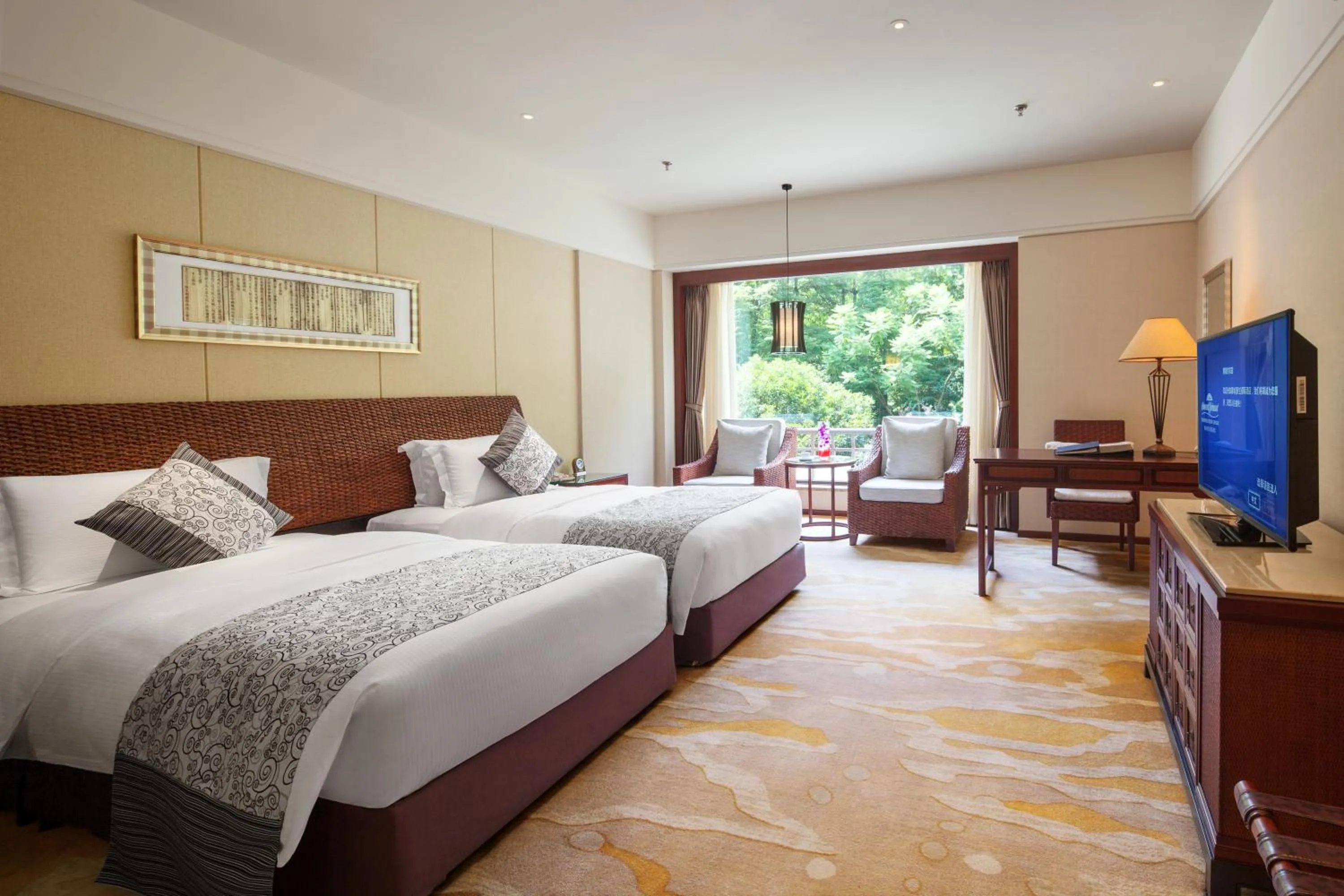 Photo of the whole room, Bed in Howard Johnson Conference Resort Chengdu