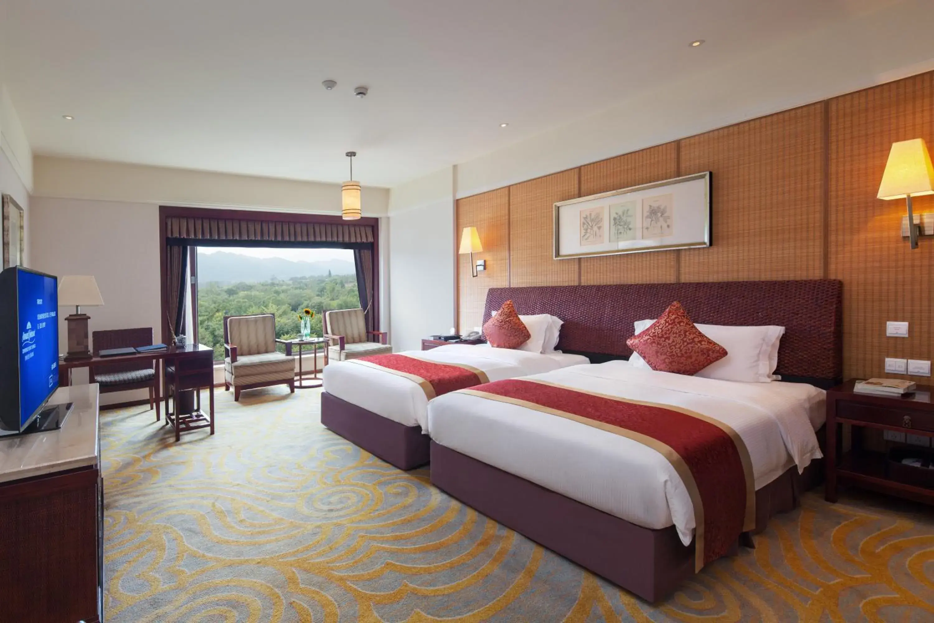 Deluxe Twin Room with Mountain View in Howard Johnson Conference Resort Chengdu Deluxe Twin Room with Mountain View in Howard Johnson Conference Resort Chengdu