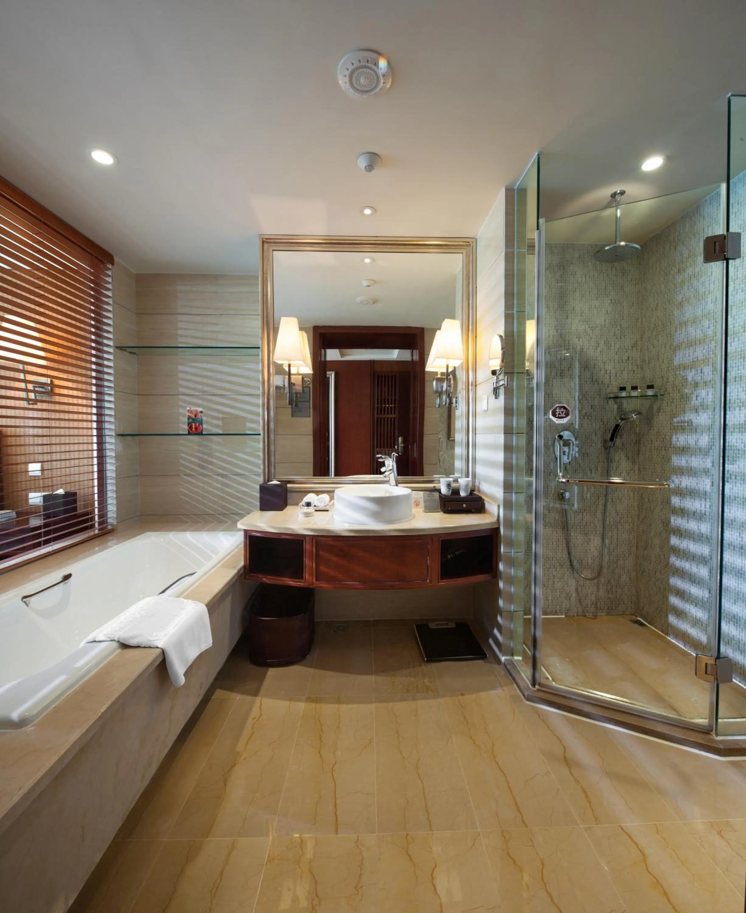 Photo of the whole room in Howard Johnson Conference Resort Chengdu