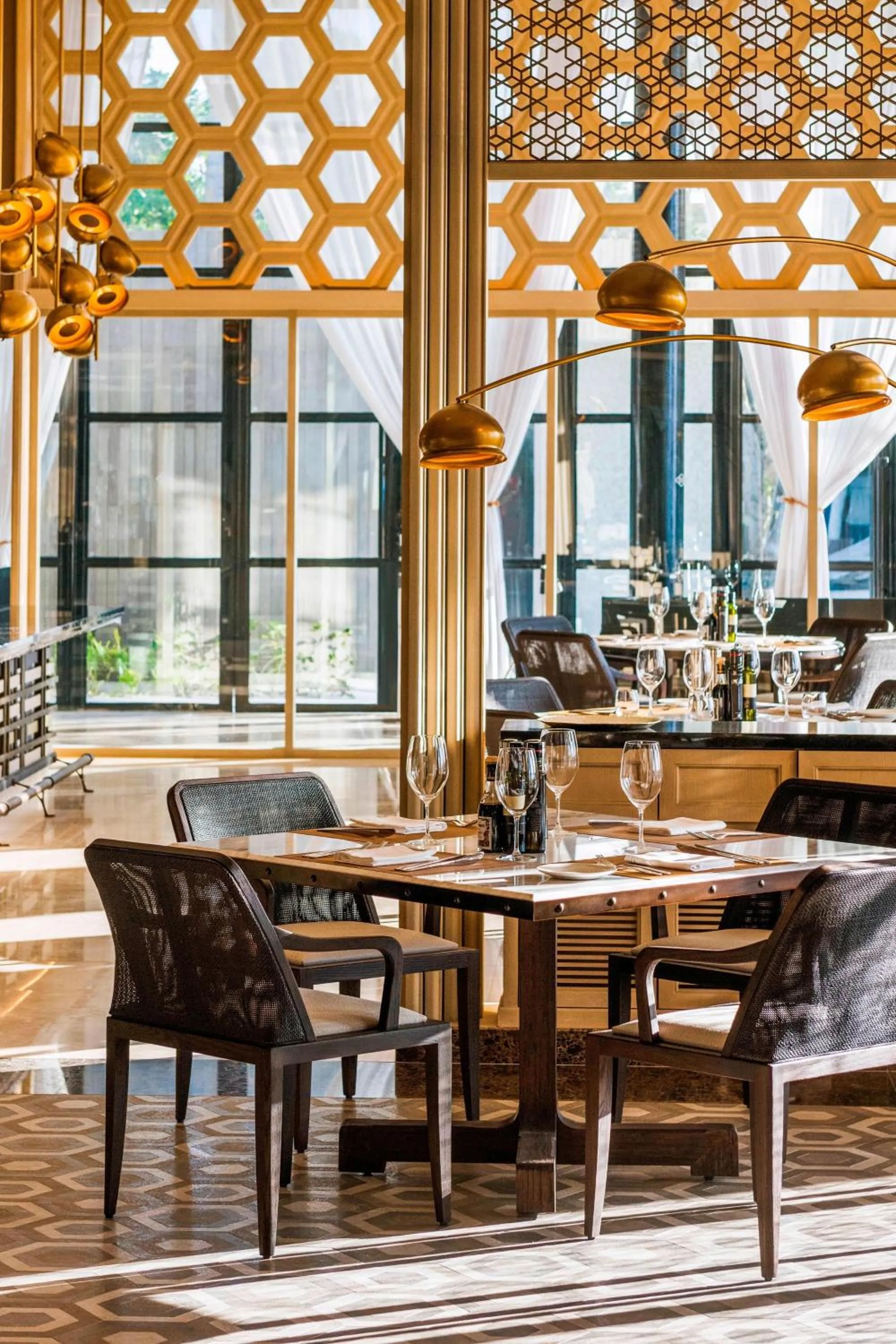 Restaurant/places to eat in The St. Regis Maldives Vommuli Resort