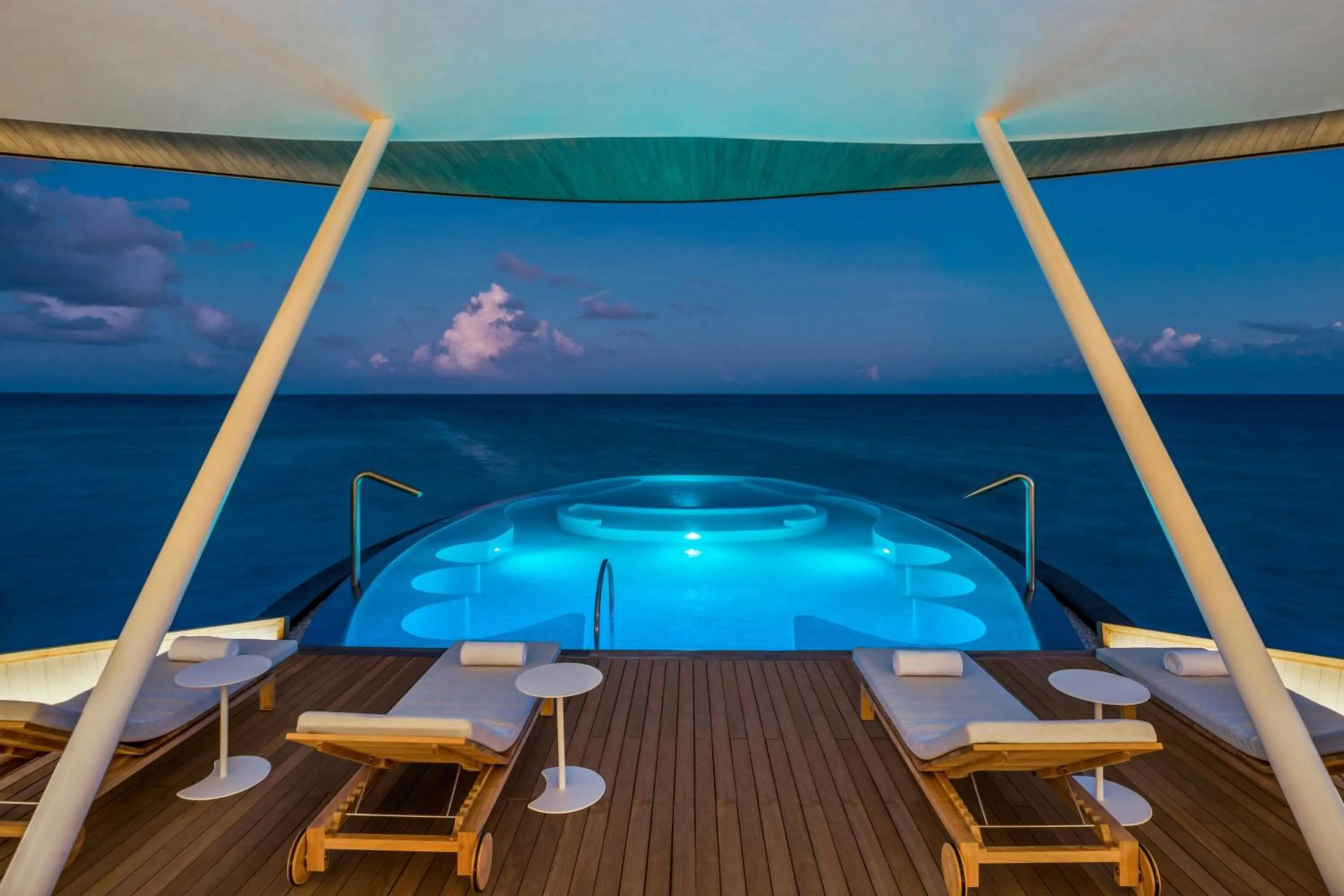 Swimming pool in The St. Regis Maldives Vommuli Resort