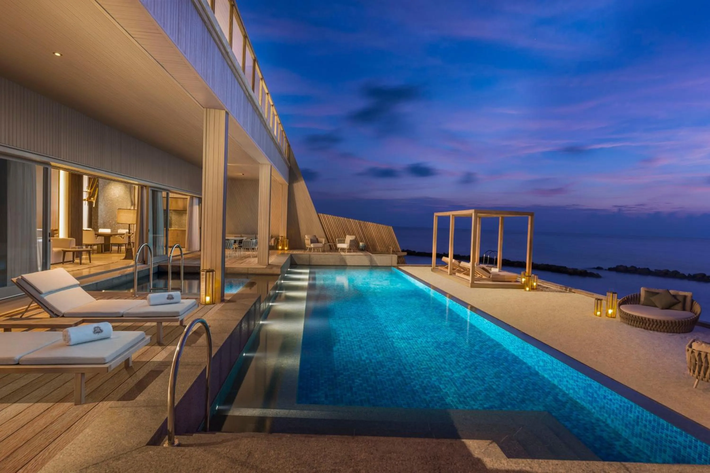 Photo of the whole room in The St. Regis Maldives Vommuli Resort