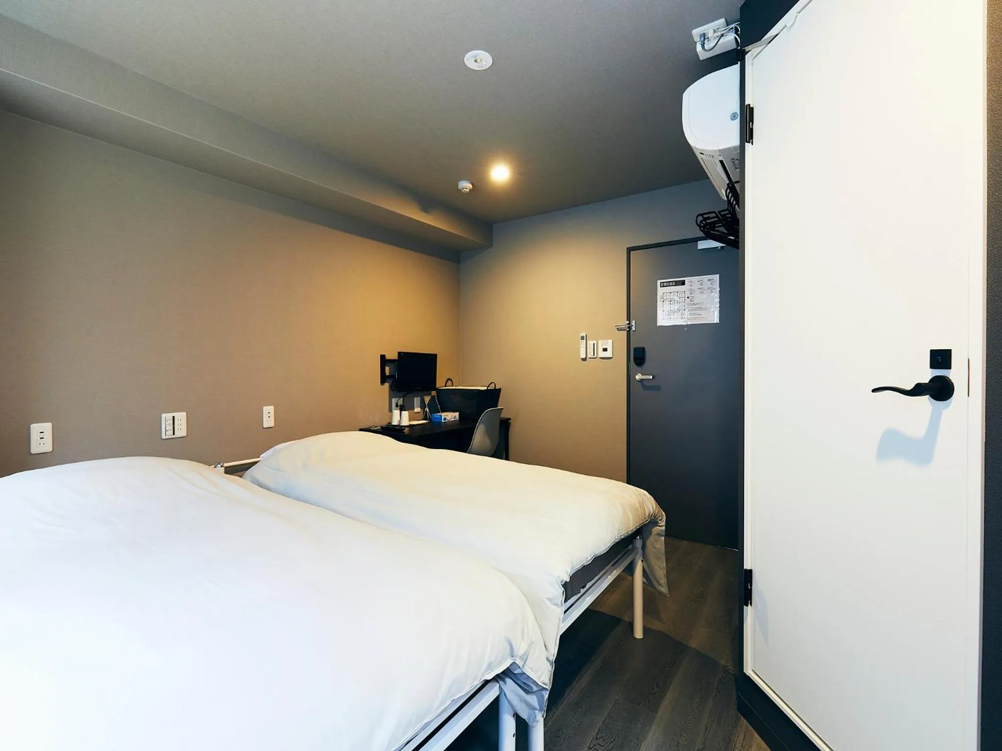 Bed in Hotel Pivot Shin-Imamiya Ekimae