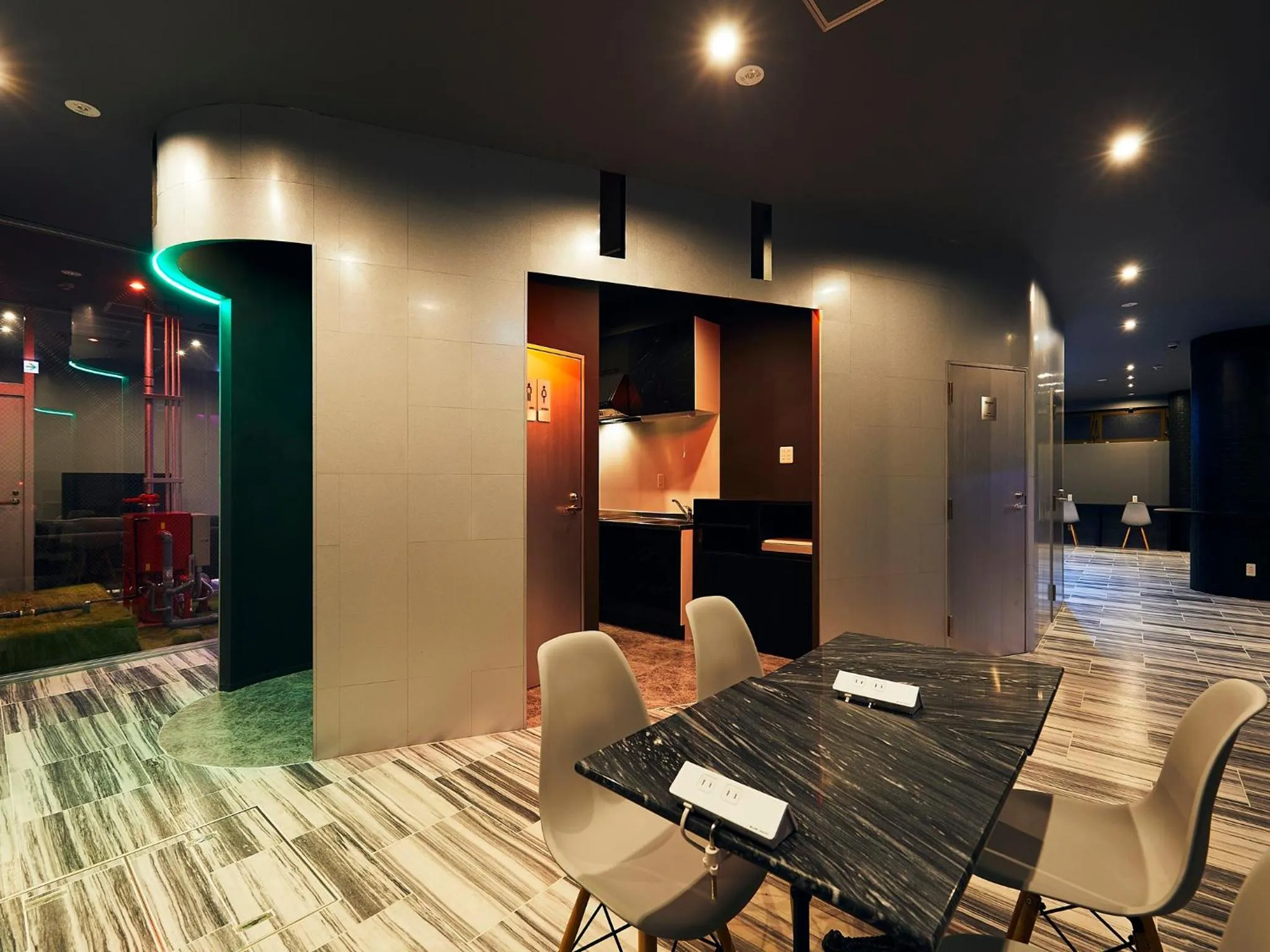 Communal lounge/ TV room in Hotel Pivot Shin-Imamiya Ekimae