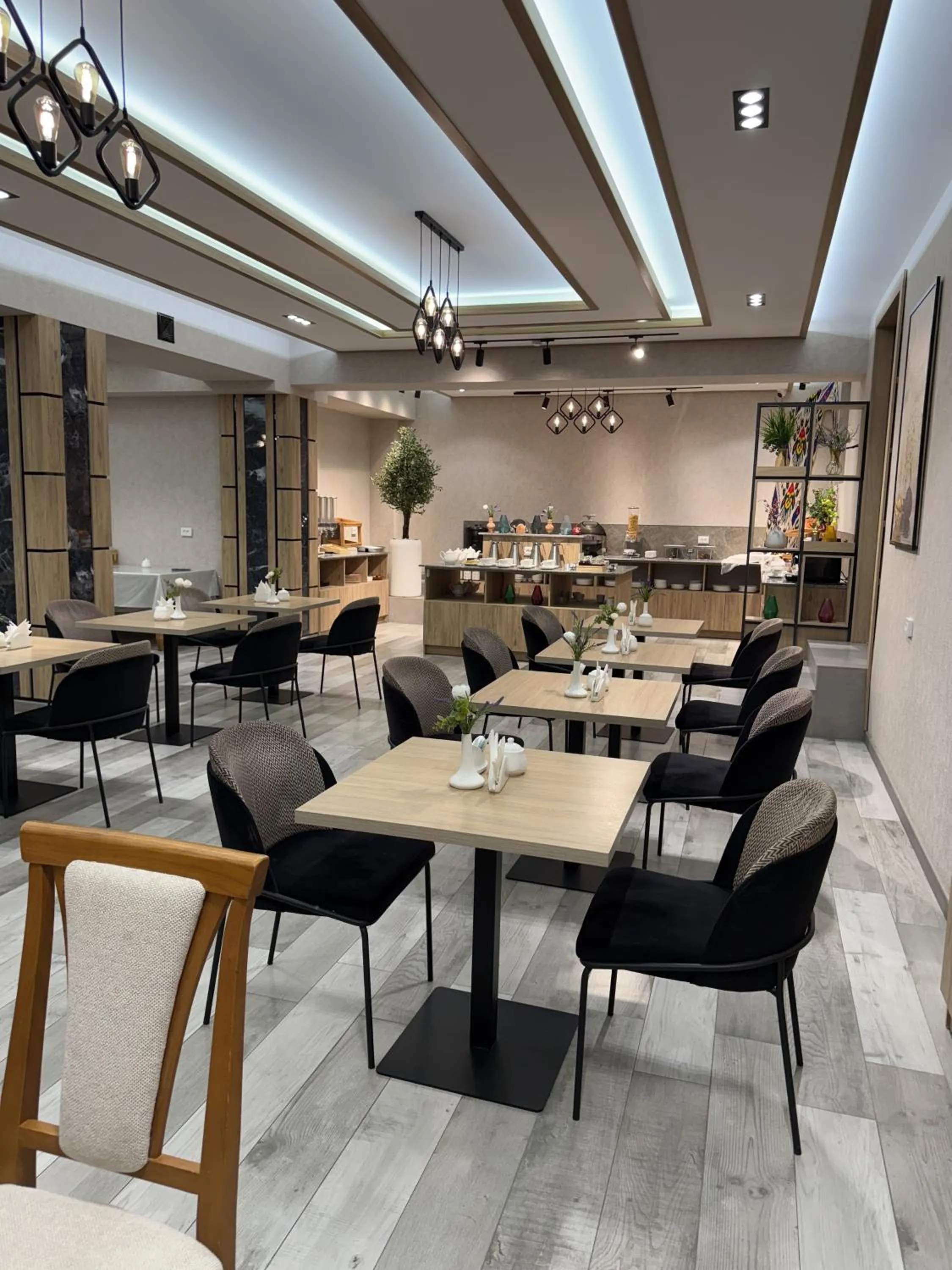 Restaurant/places to eat in Afsona