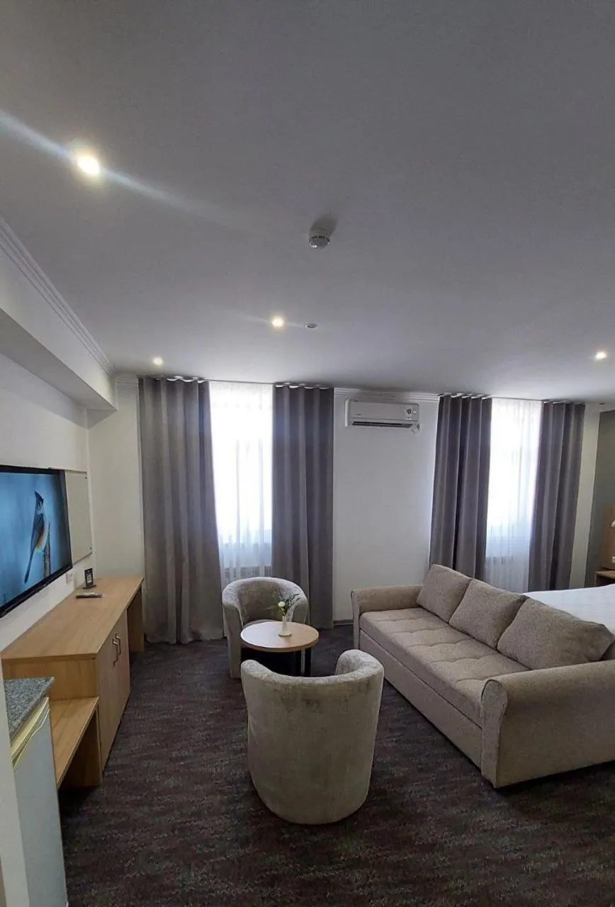 Photo of the whole room, Bed in Afsona