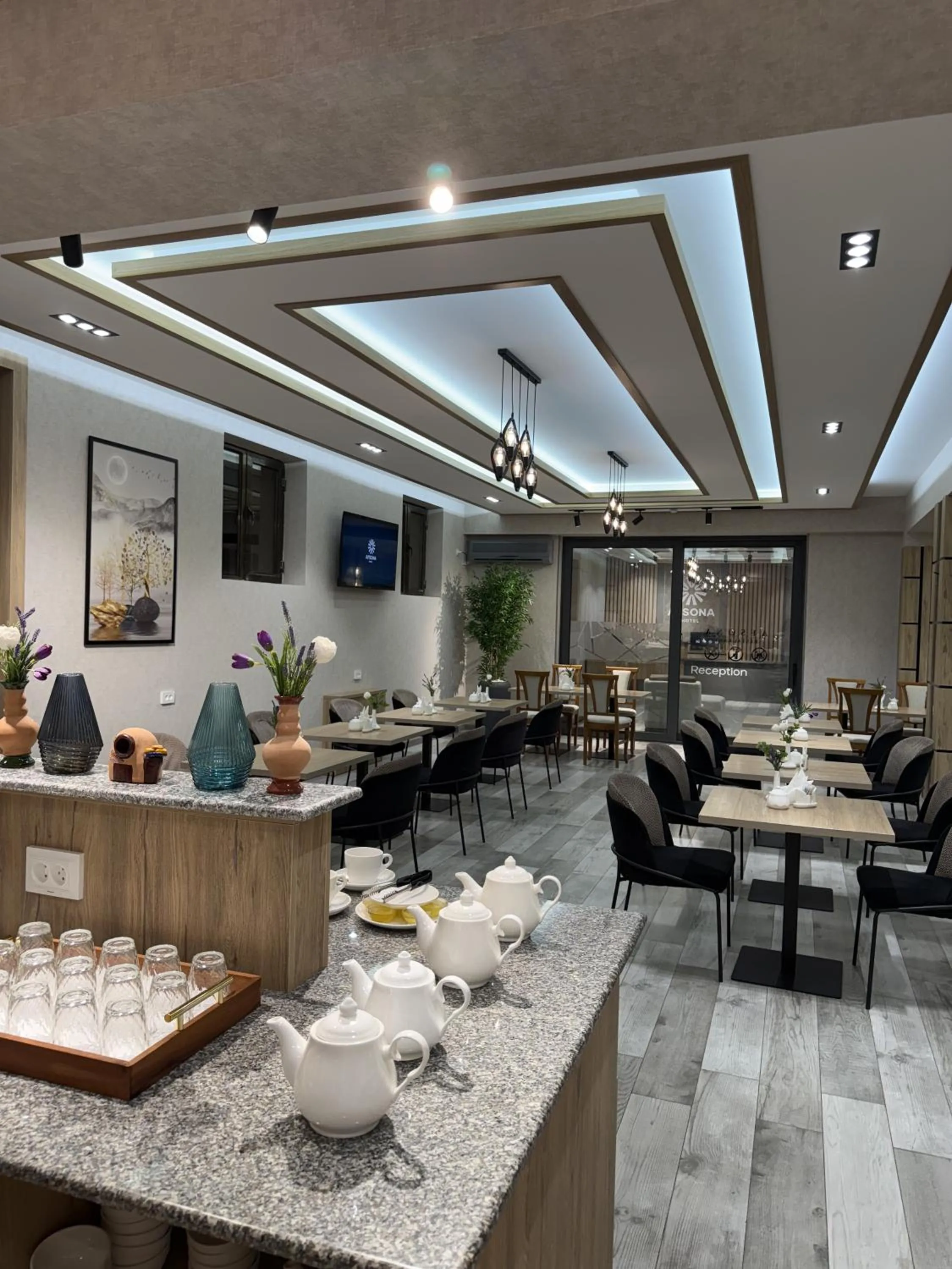 Restaurant/places to eat in Afsona