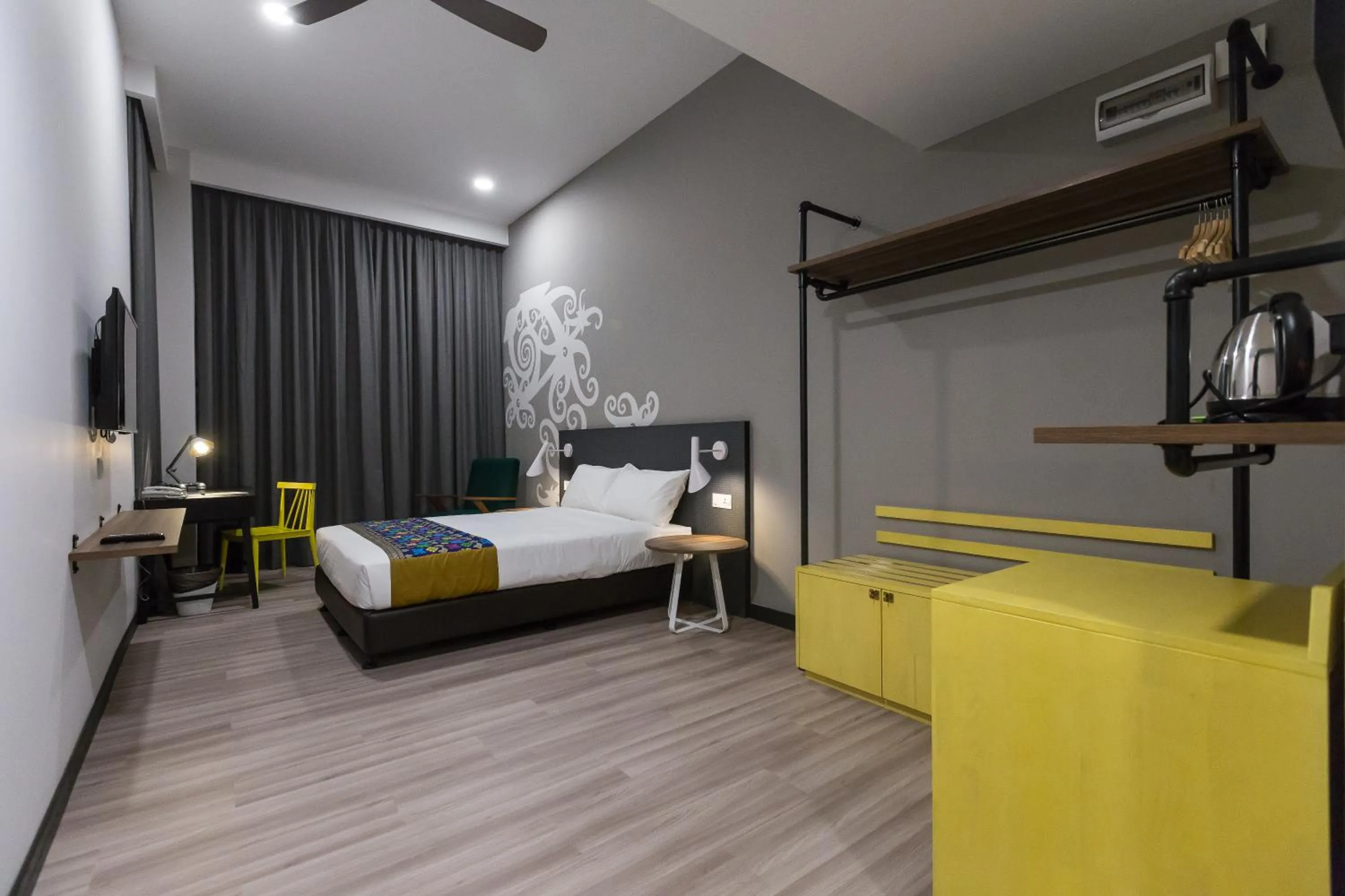 Photo of the whole room, Bed in Athome Boutique Hotel