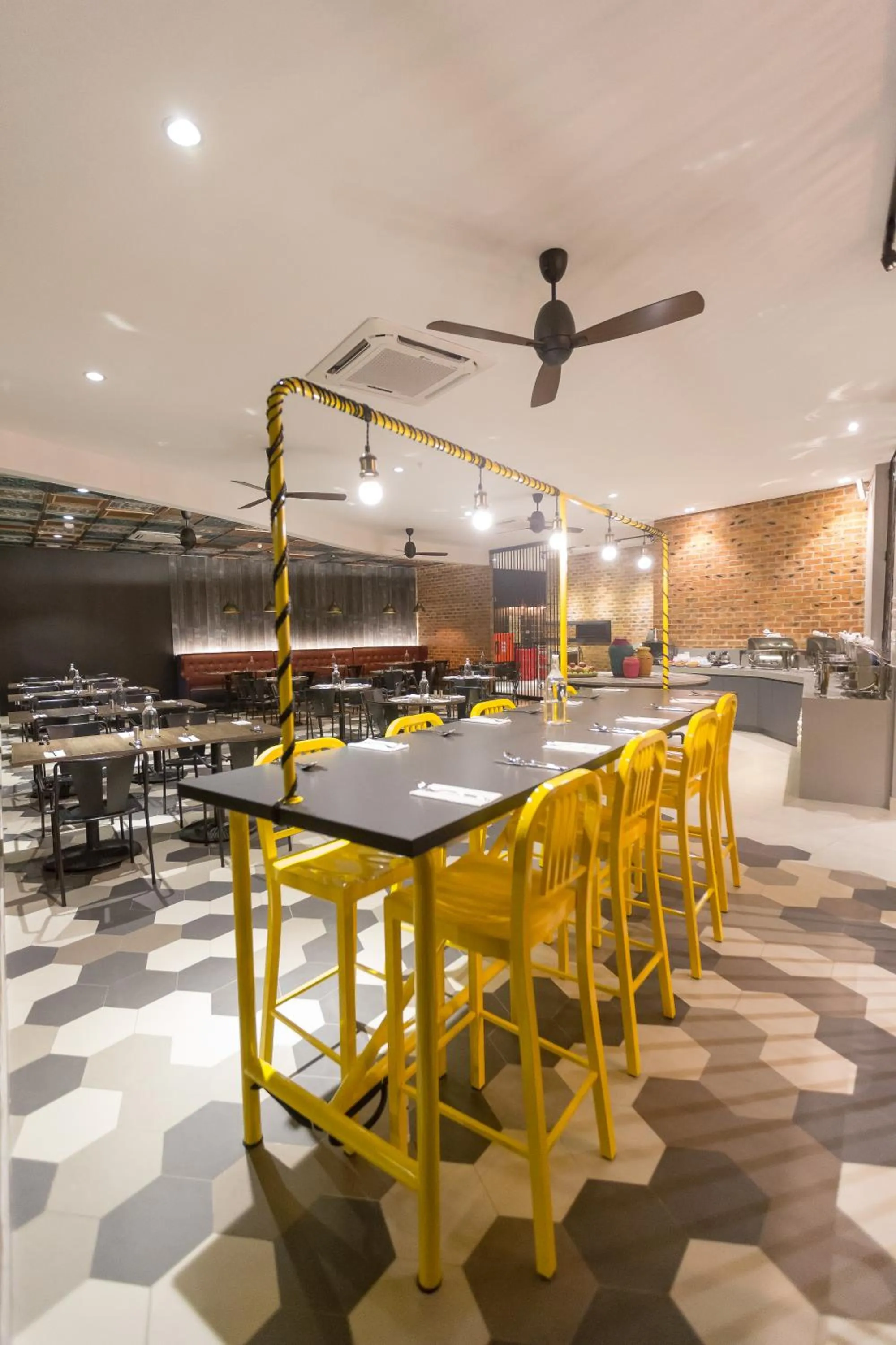 Restaurant/places to eat in Athome Boutique Hotel