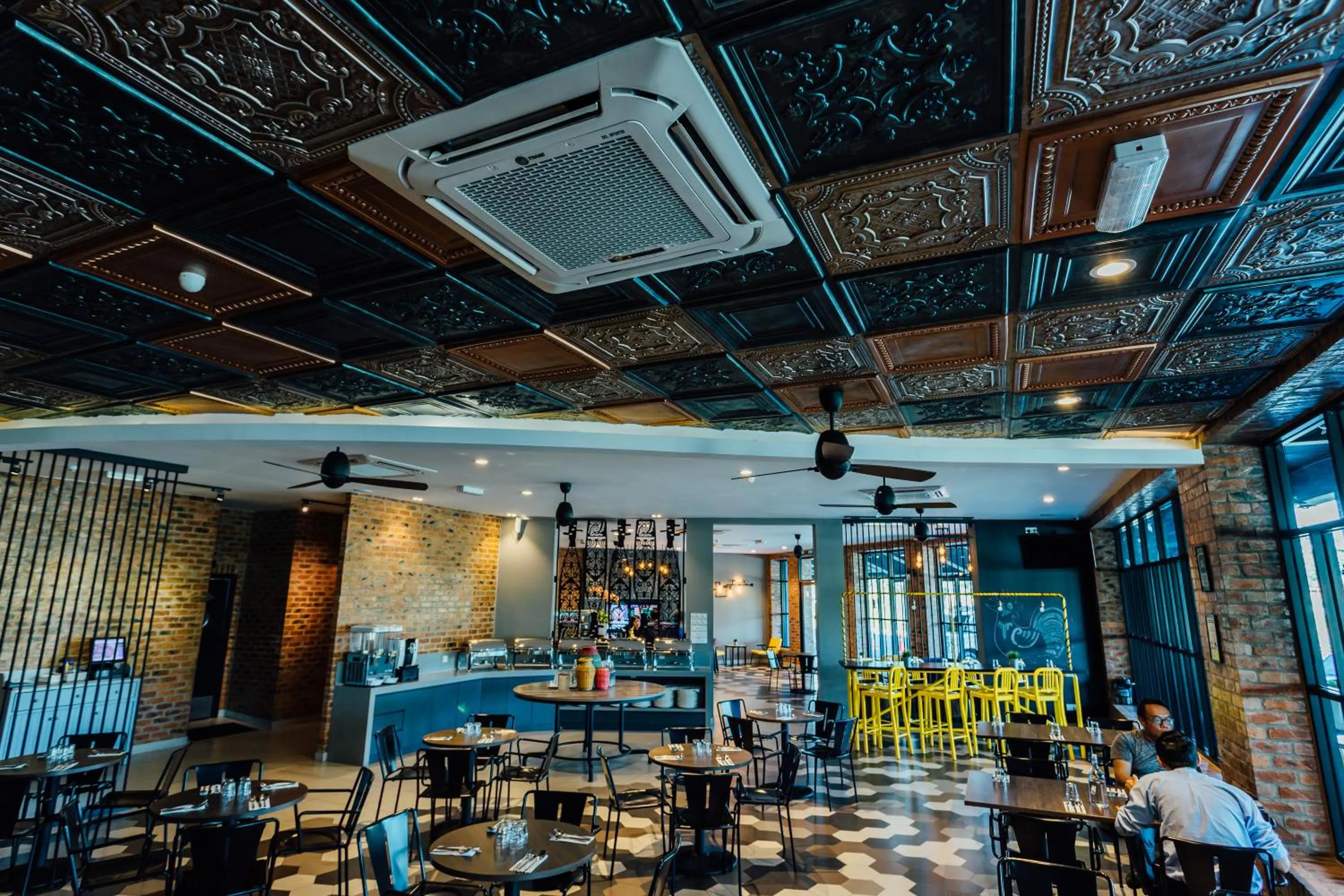 Restaurant/places to eat in Athome Boutique Hotel