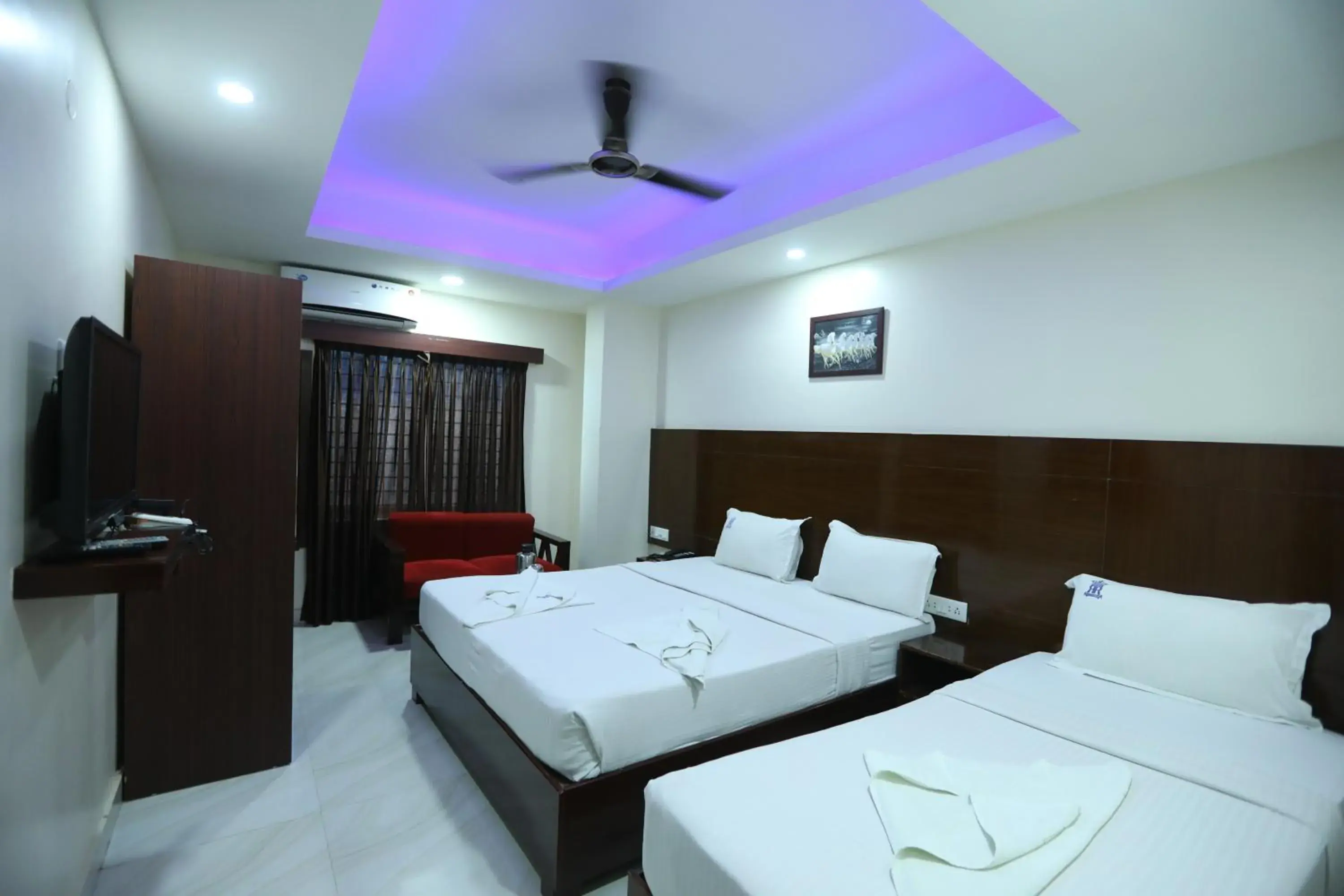 Executive Triple Room (A/C) in Hotel RR International Executive Triple Room (A/C) in Hotel RR International