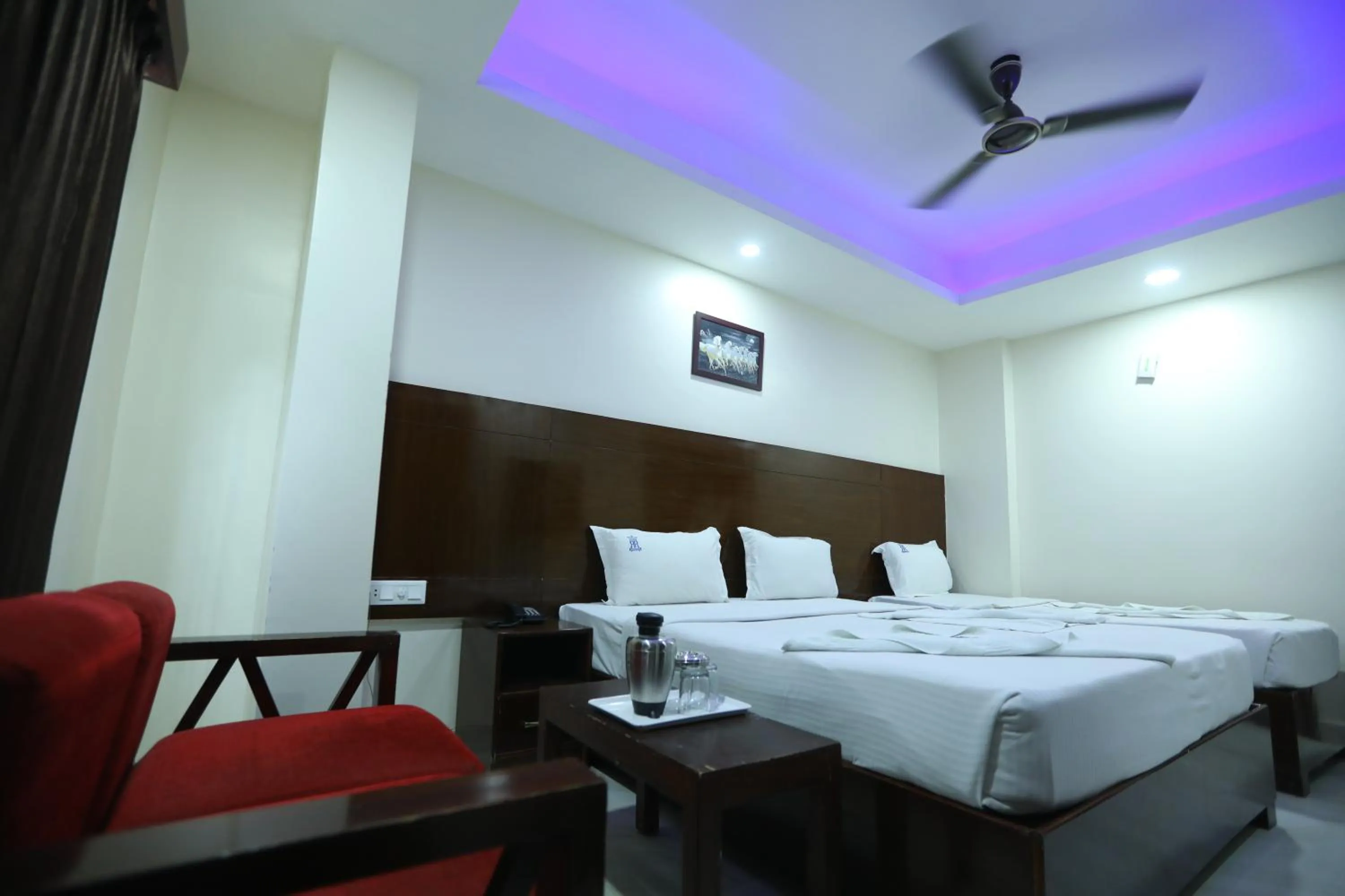 Bedroom, Bed in Hotel RR International