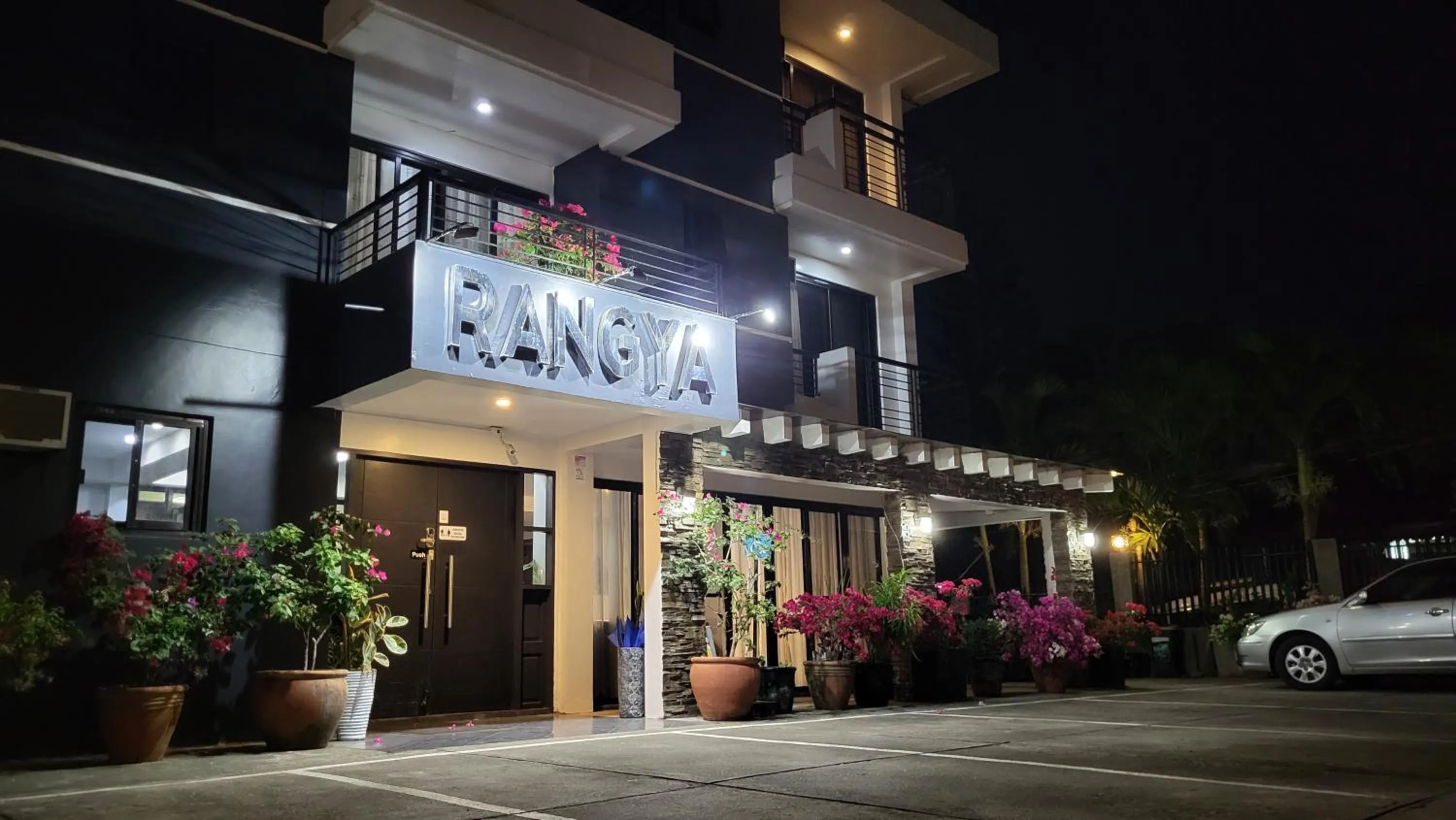 Night in Rangya Hotel