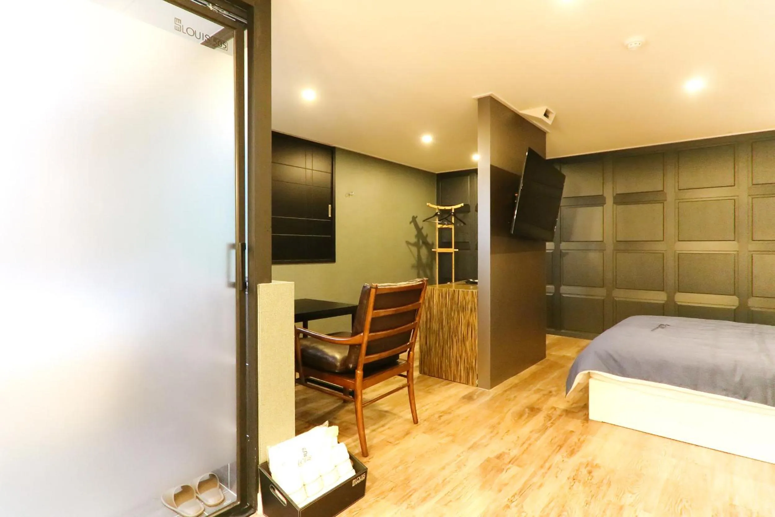 Decorative detail, Bed in Louis Hotel