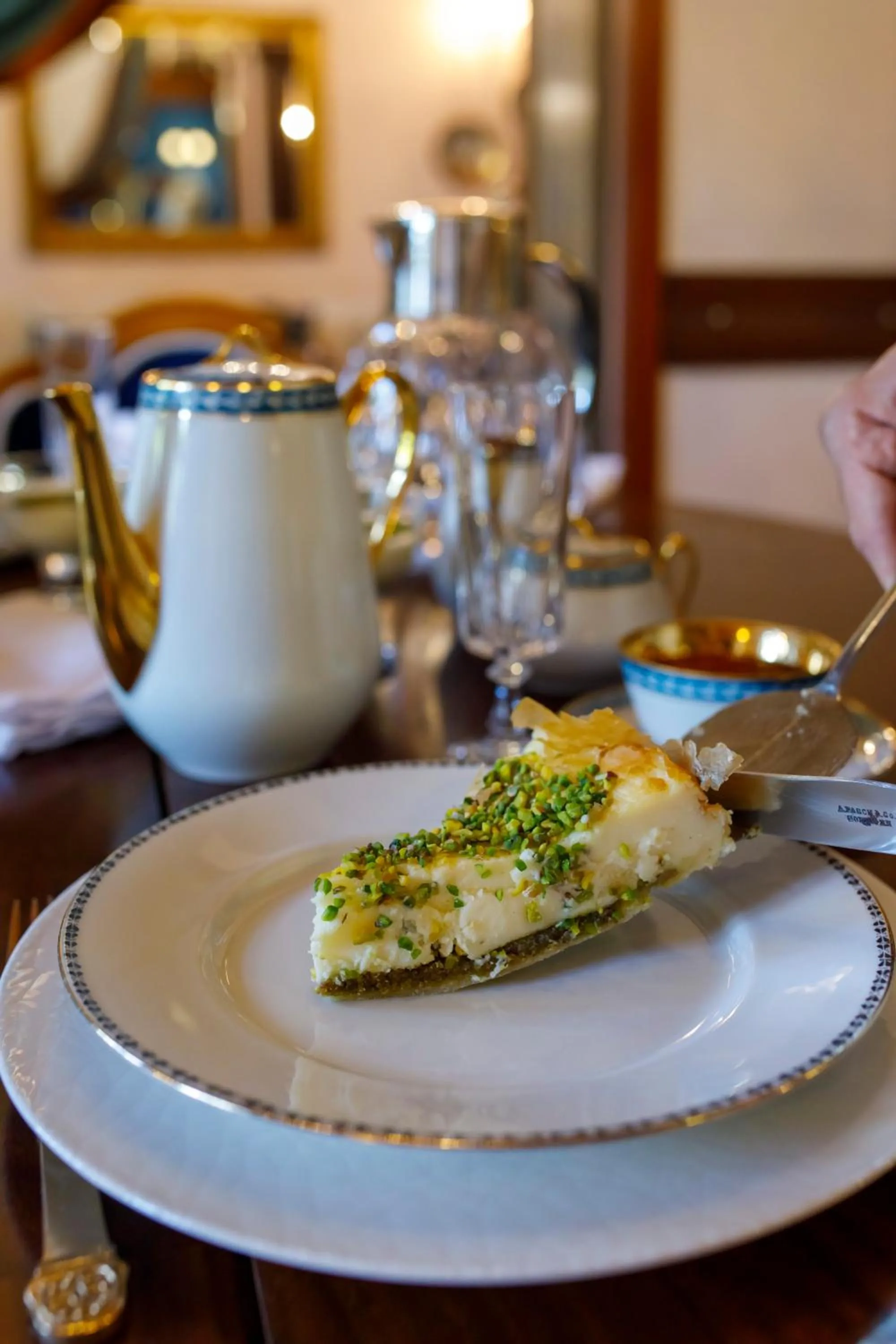 Restaurant/places to eat in Hotel Bosnali