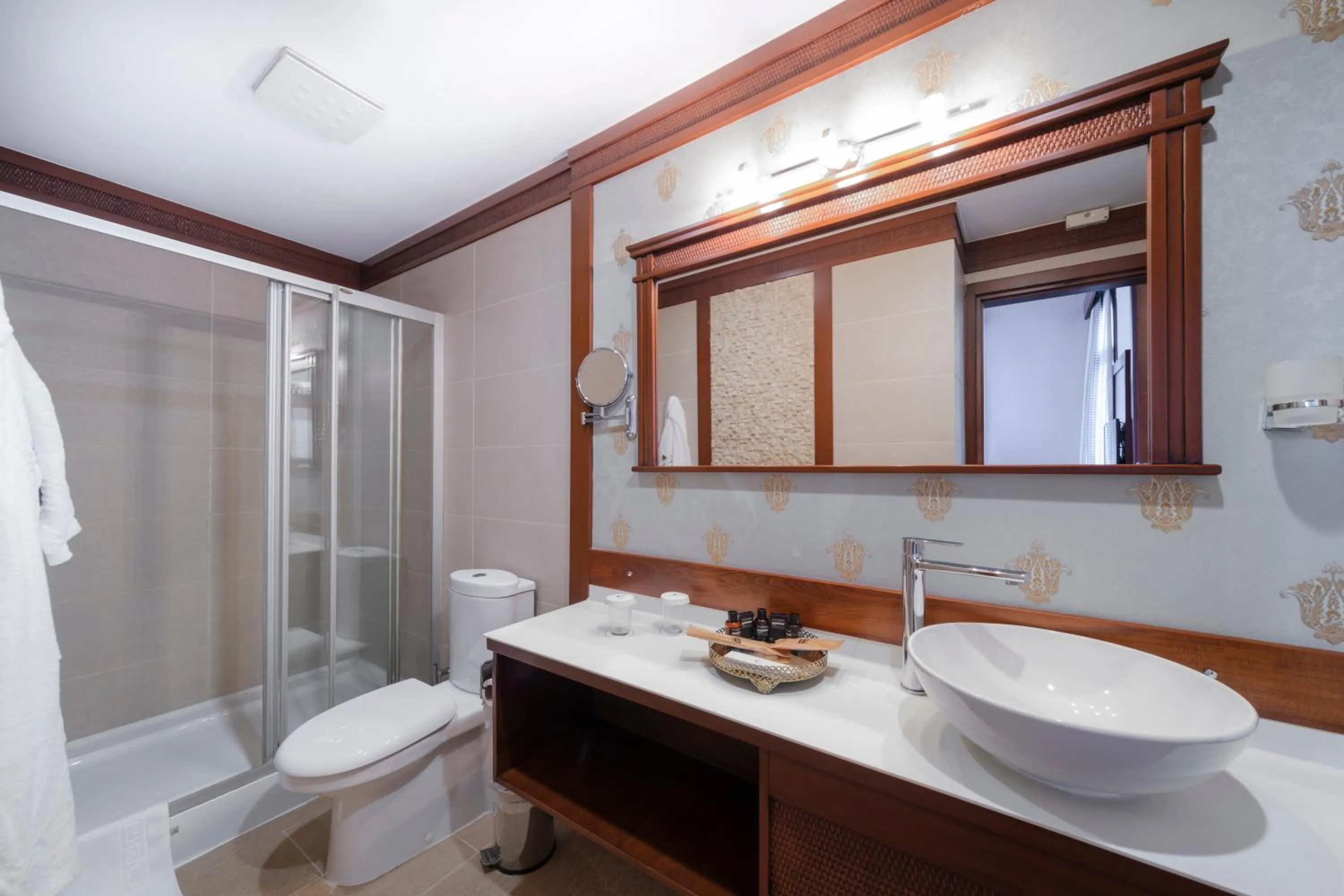 Shower in Hotel Bosnali