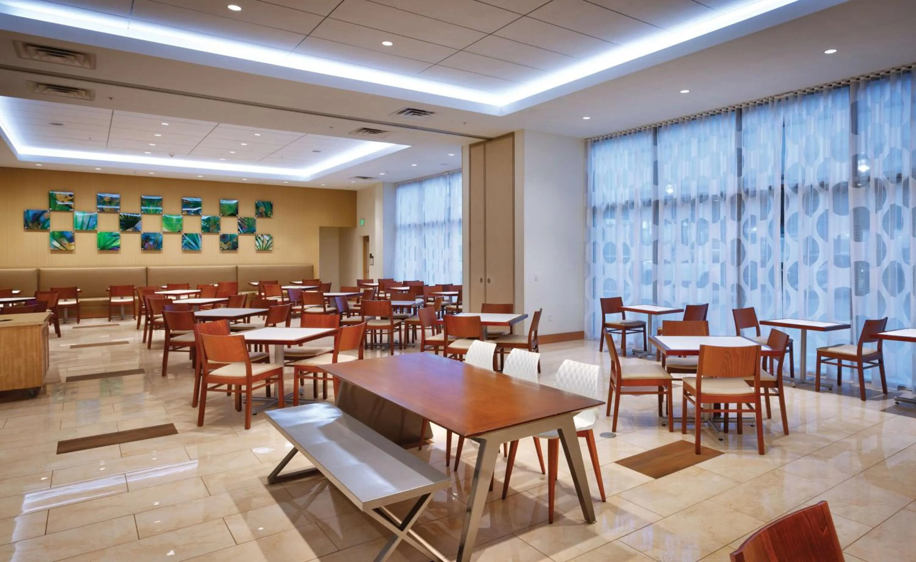 Restaurant/places to eat in Hyatt House at Anaheim Resort/Convention Center