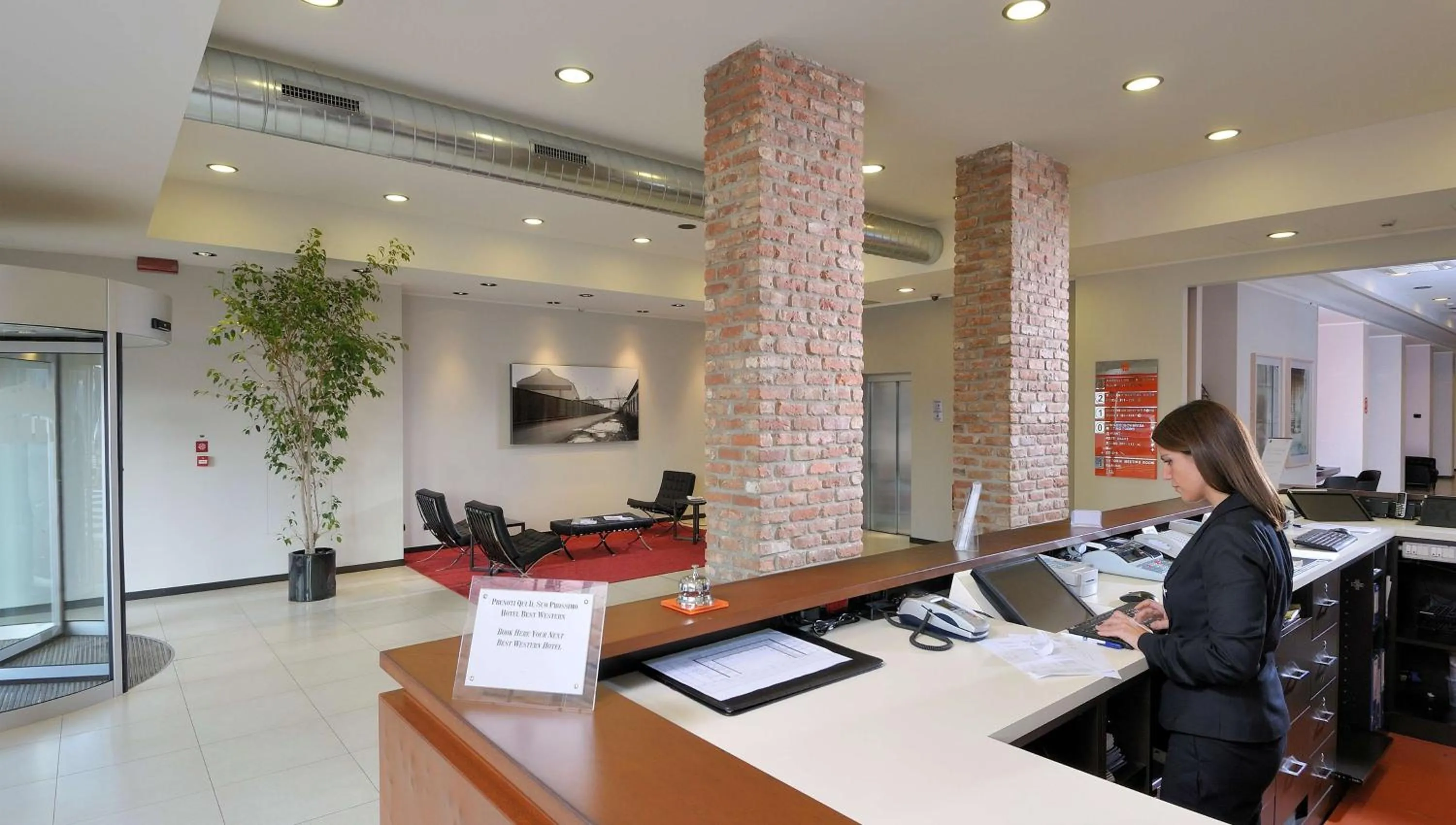 Lobby or reception in Best Western Falck Village Milano Sesto