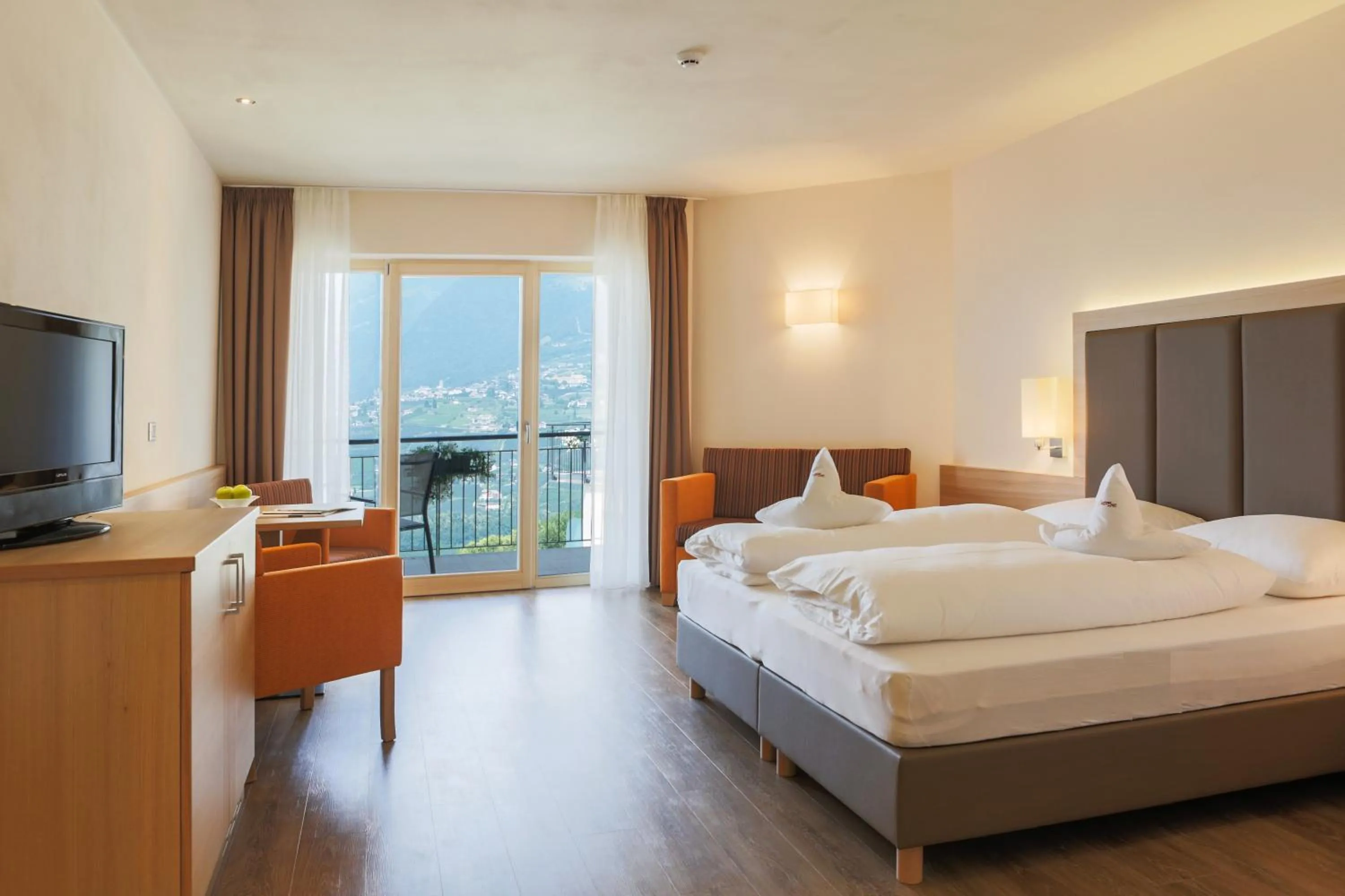 Day, Bed in Astor Hotel