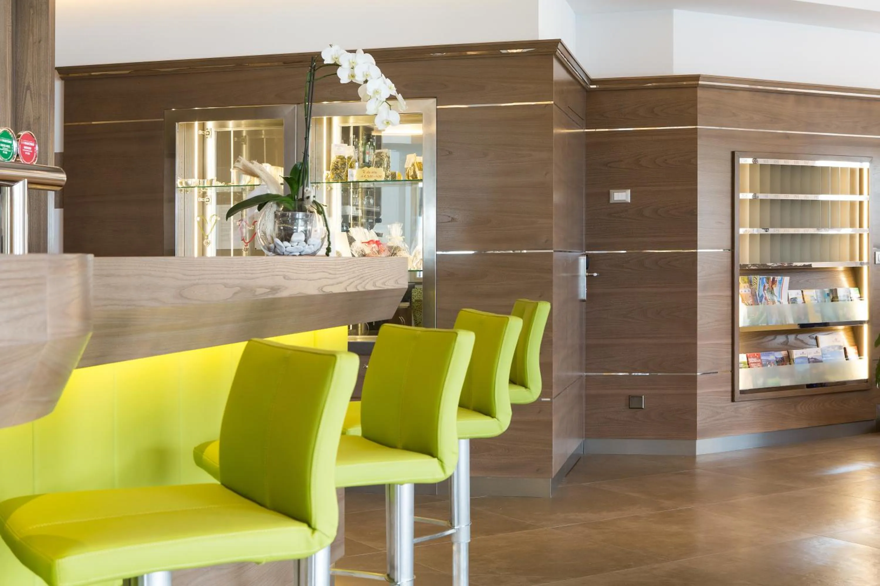 Lounge or bar in Astor Hotel