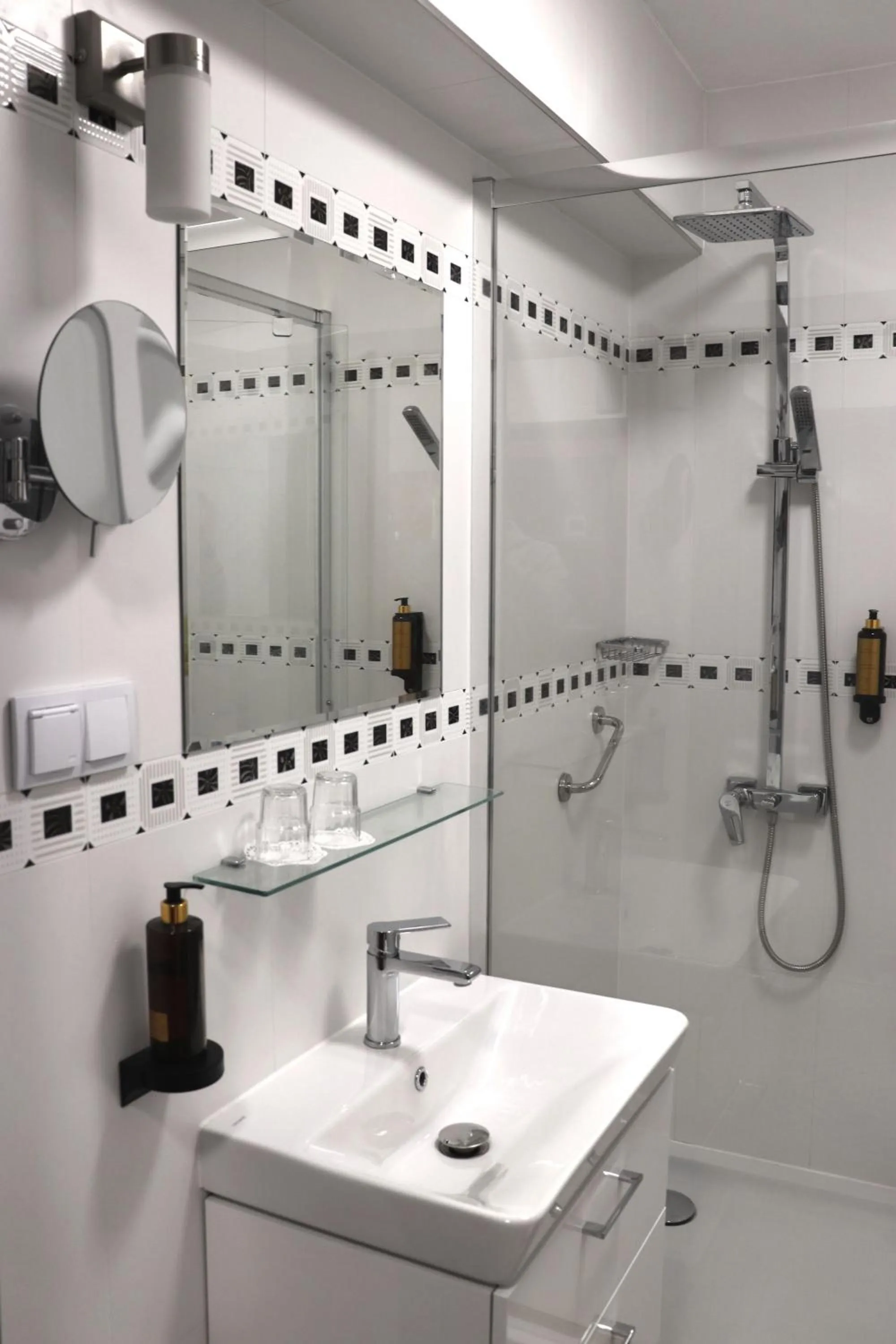 Shower in Hotel Polonia Centrum