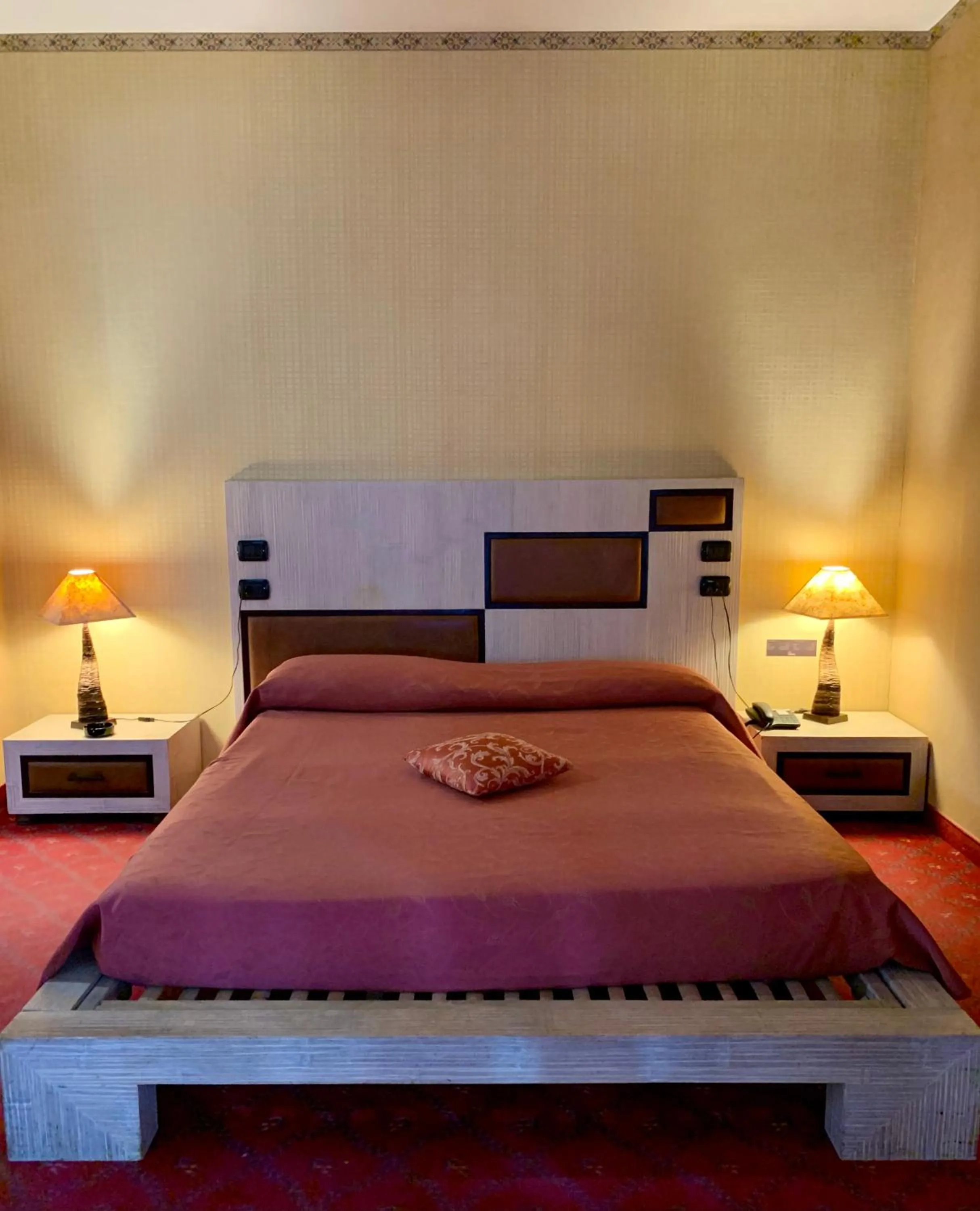 Bed in Hotel - Motel Flower